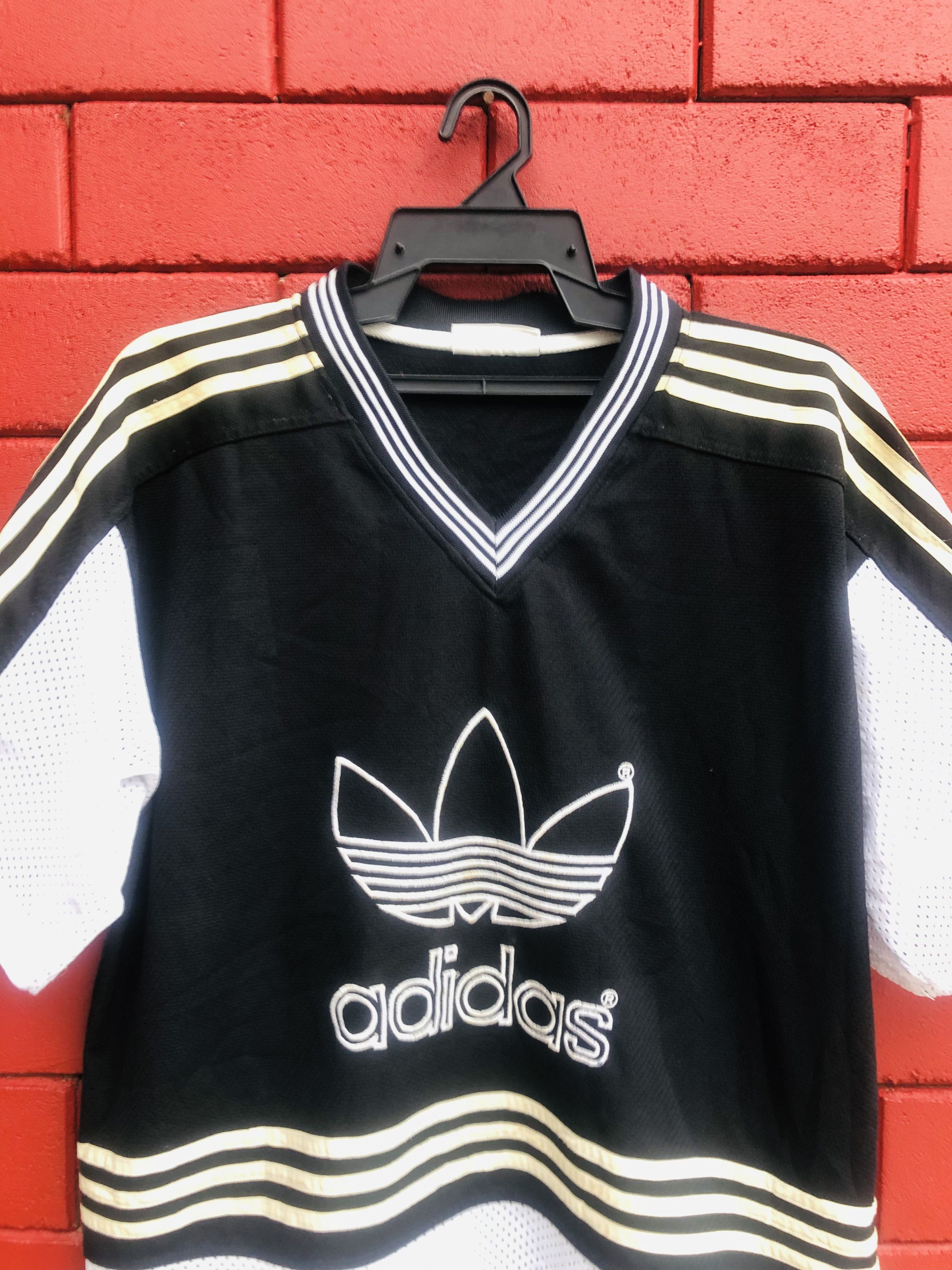 Japanese Brand × Vintage Vintage Adidas 90s Designer Streetwear Fashion Style Size US L / EU 52-54 / 3 - 3 Thumbnail