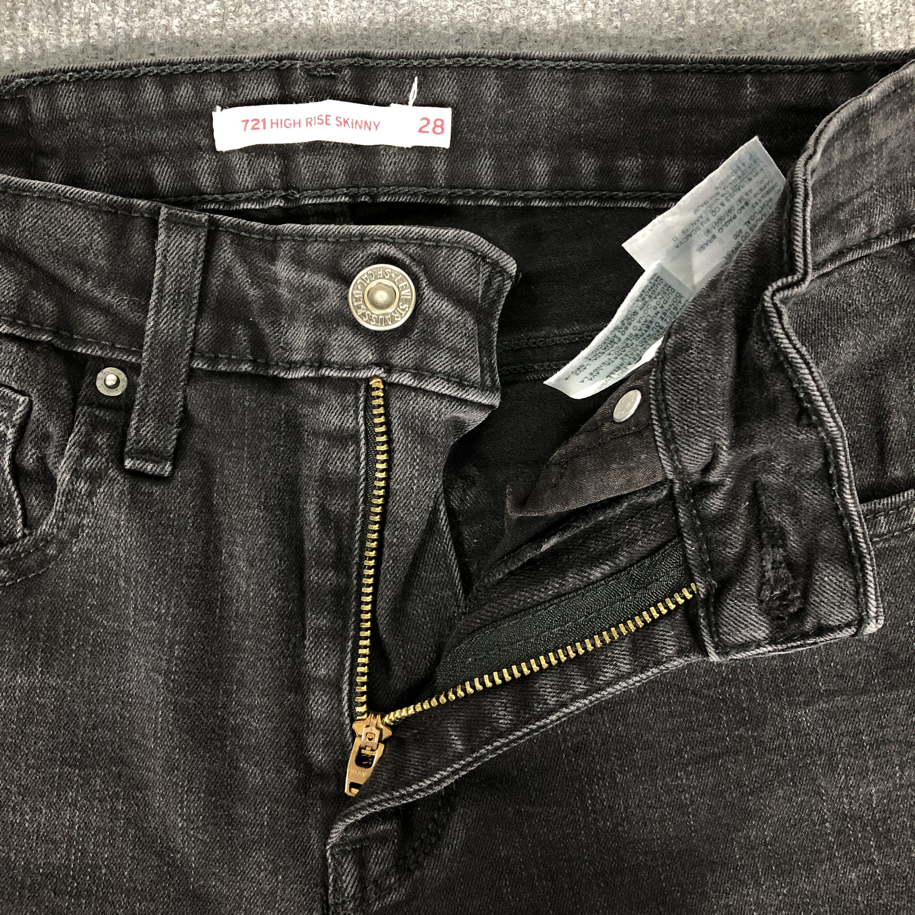 Levi's Levi's 721 High Rise Skinny Distress Jean Size 26" / US 2 / IT 38 - 11 Thumbnail