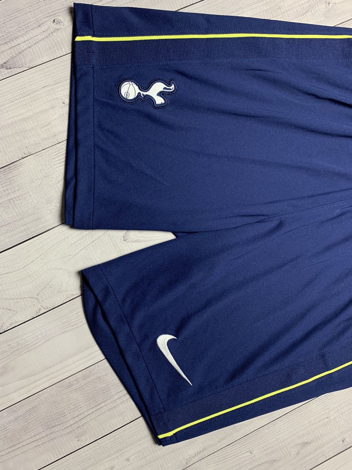 Nike Soccer shorts Tottenham Nike spurs size M Size US 32 / EU 48 - 2 Thumbnail