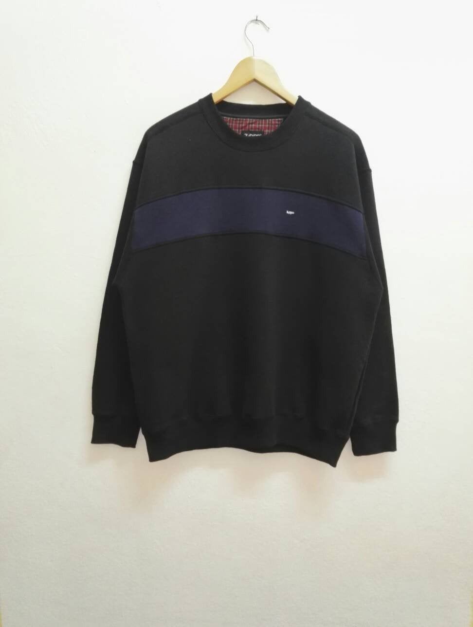 image of Vintage x Zippo Sweatshirt Zippo Small Logo Embroidered (Ss386) in Black, Men's (Size Large)