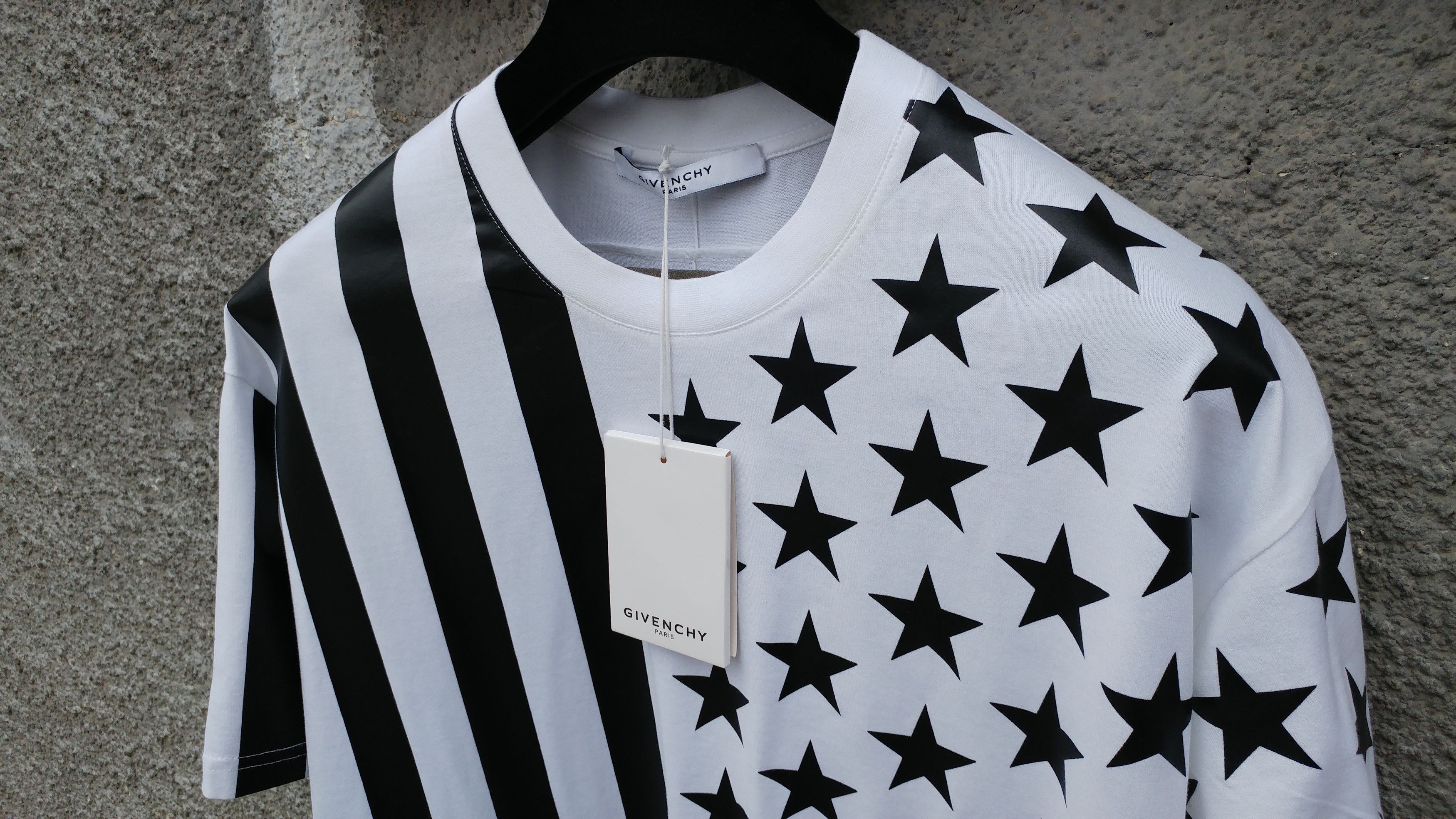 Givenchy Givenchy Stars Stripes Rottweiler Shark Oversized T-shirt Size US S / EU 44-46 / 1 - 7 Thumbnail