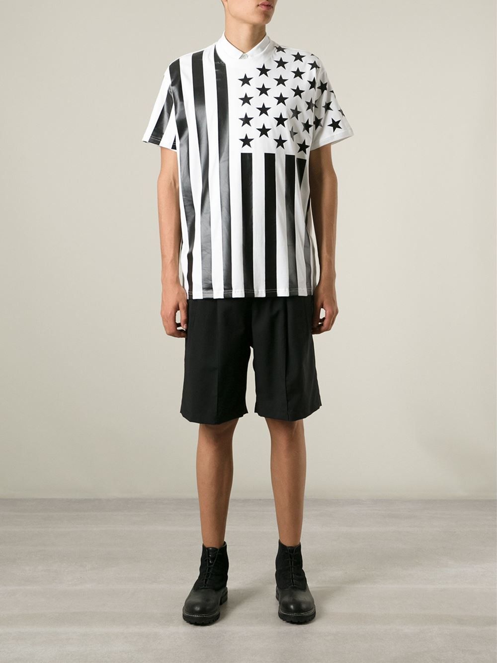 Givenchy Givenchy Stars Stripes Rottweiler Shark Oversized T-shirt Size US S / EU 44-46 / 1 - 5 Thumbnail