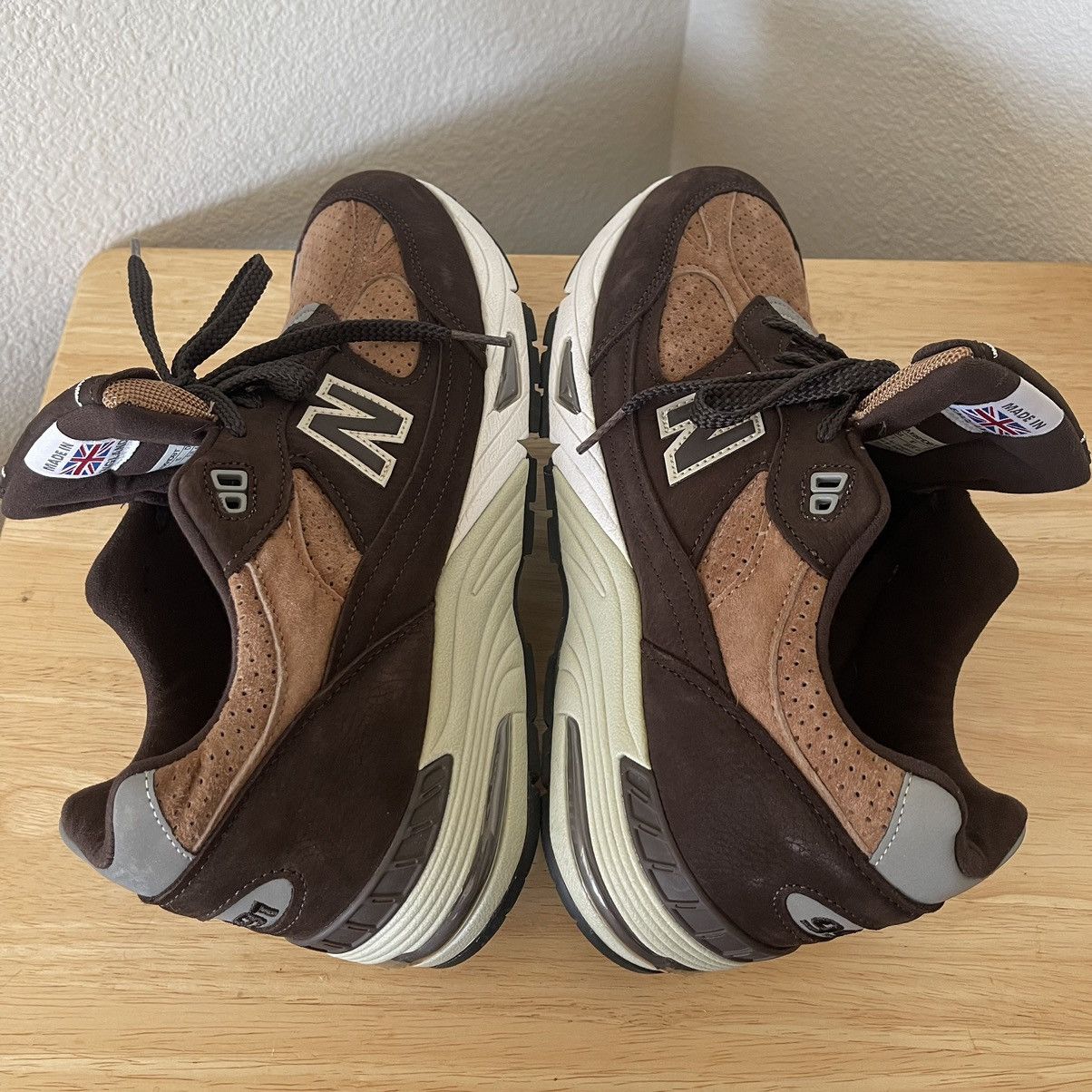 New Balance New Balance 991 Brown Tan Lace Front Sneaker Size US 9.5 / EU 42-43 - 8 Thumbnail