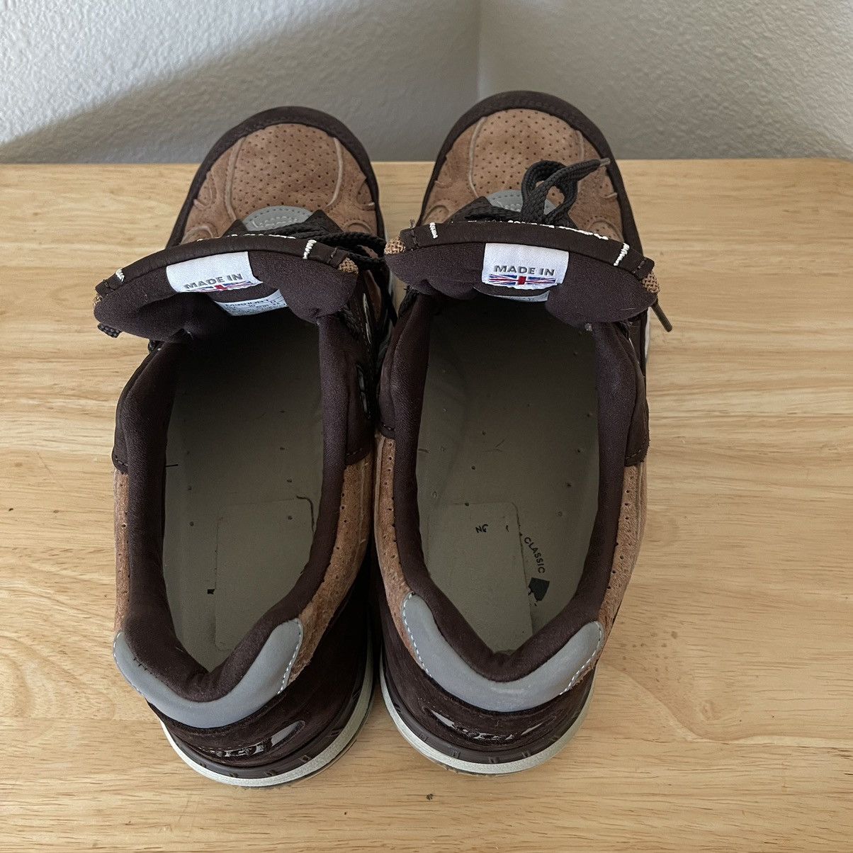 New Balance New Balance 991 Brown Tan Lace Front Sneaker Size US 9.5 / EU 42-43 - 5 Thumbnail