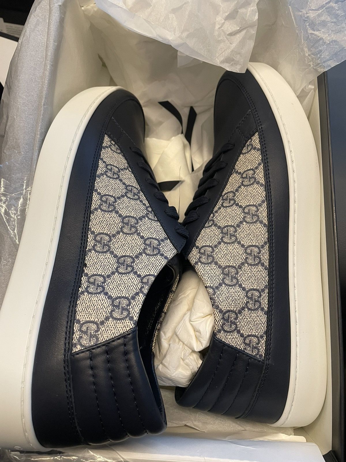 Gucci New Rare Limited Edition Supreme Gucci Logo Leather Sneaker Size US 9.5 / EU 42-43 - 8 Thumbnail