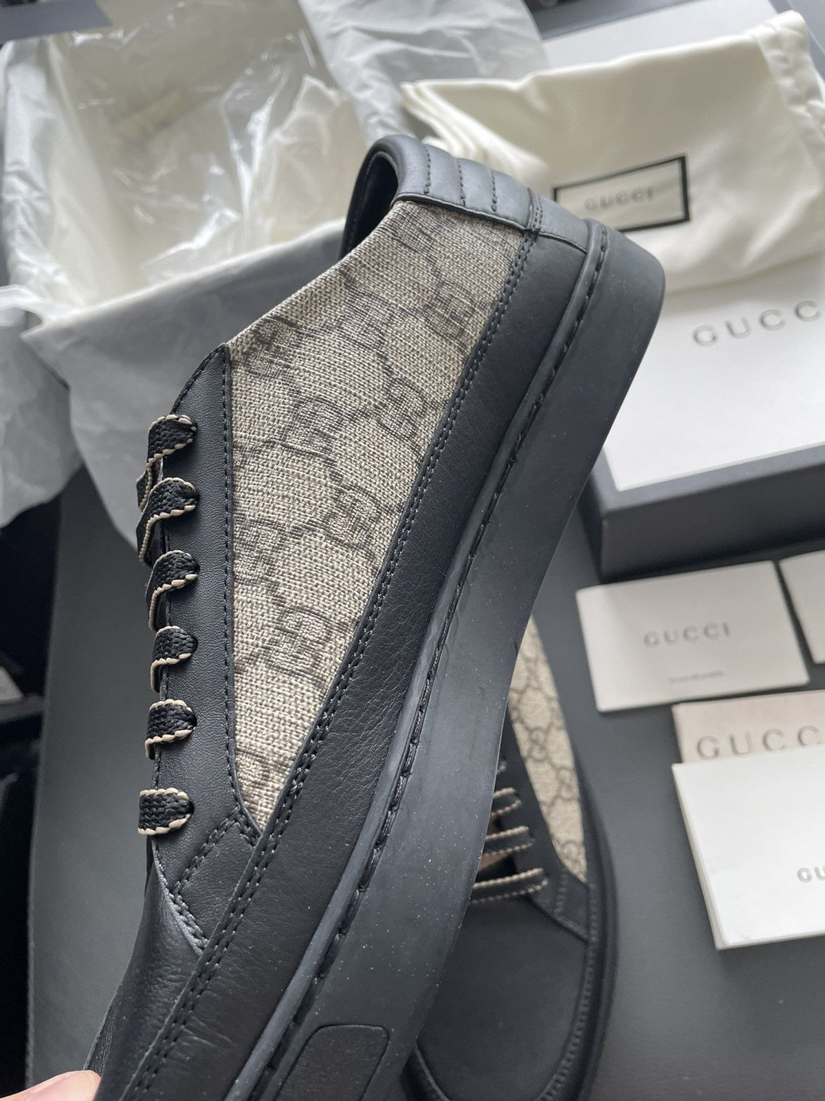 Gucci New Rare Limited Edition Supreme Gucci Logo Leather Sneaker Size US 9.5 / EU 42-43 - 6 Thumbnail