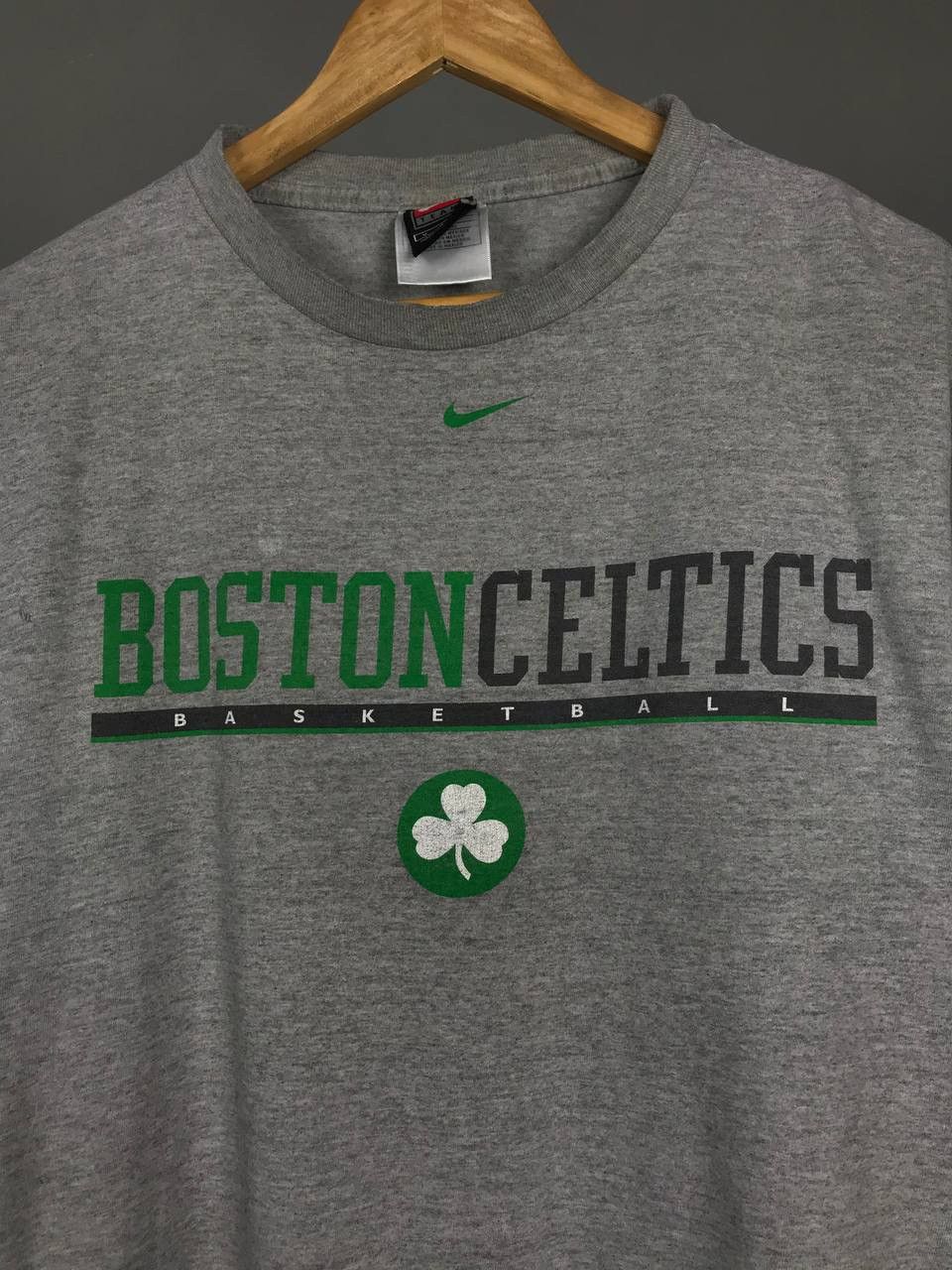 NBA × Nike × Vintage Nike Boston Celtics vintage swoosh NBA center logo tee Size US M / EU 48-50 / 2 - 3 Thumbnail