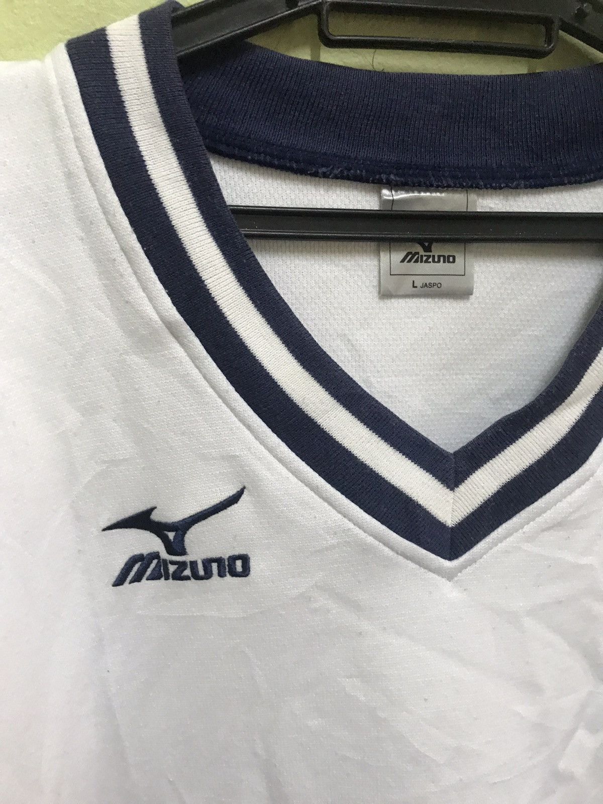 Mizuno Plain Small Logo V Neck Size US L / EU 52-54 / 3 - 2 Thumbnail