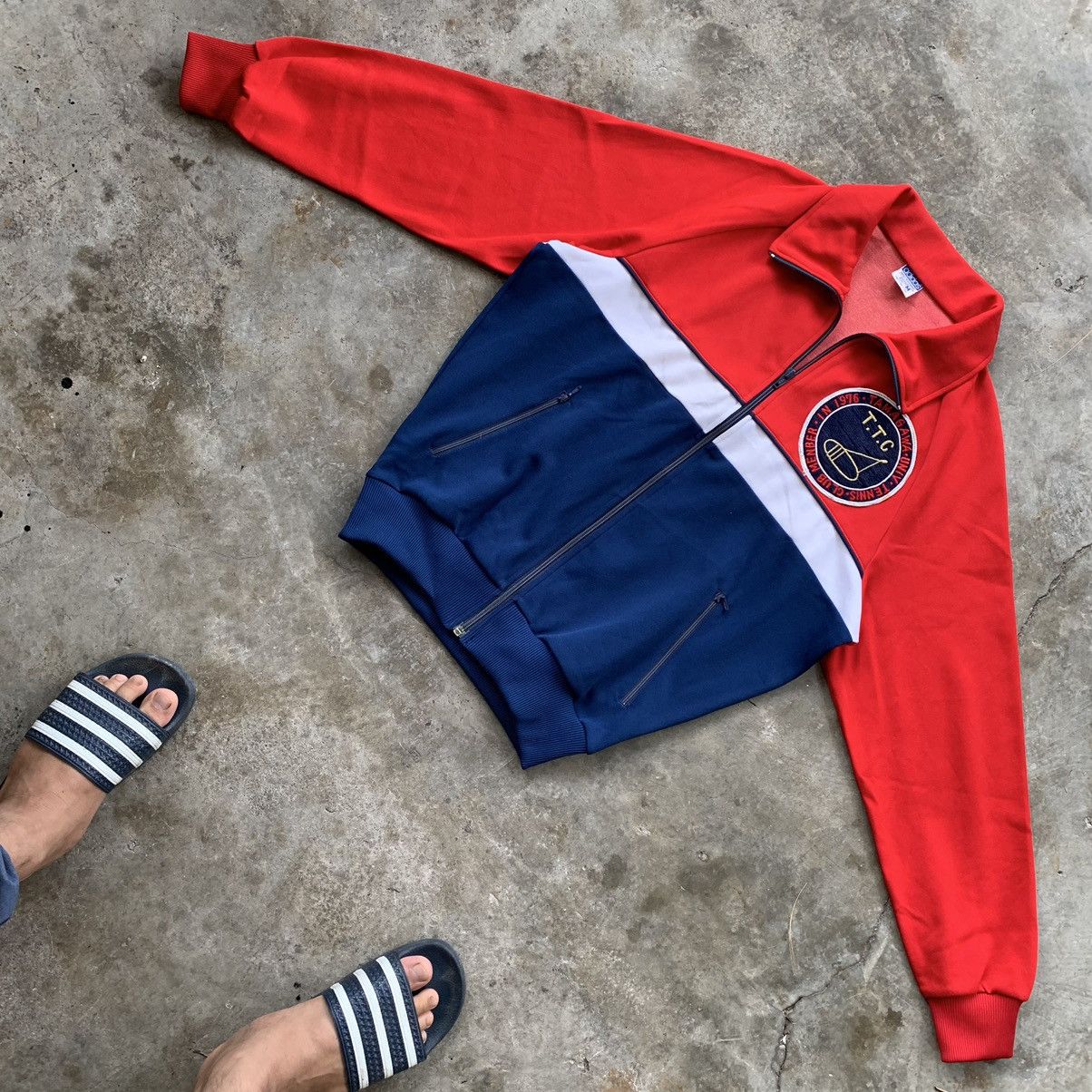 Adidas Adidas vintage 1976 Tamagawa University patch Size US M / EU 48-50 / 2 - 8 Thumbnail