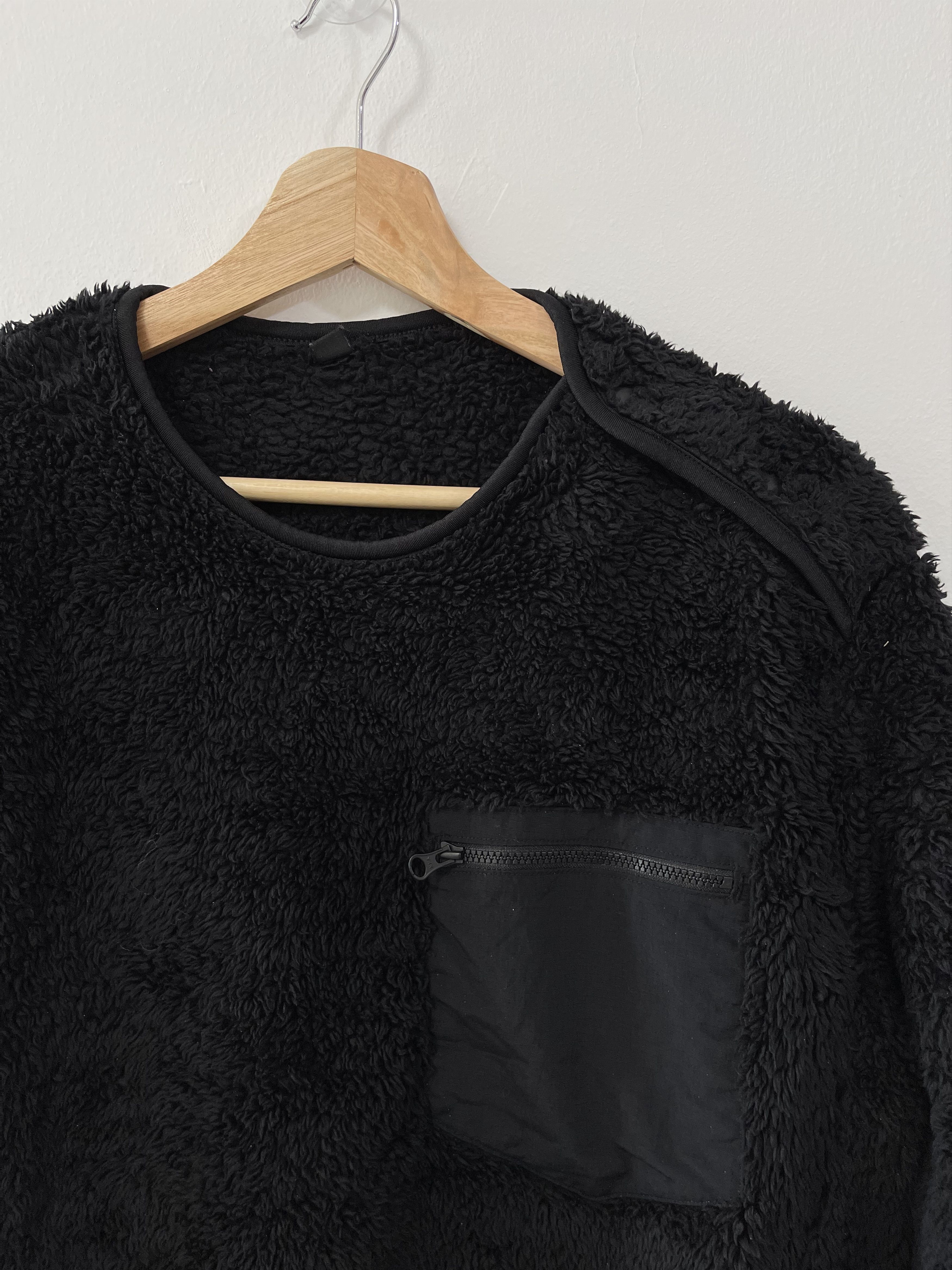Japanese Brand × Uniqlo × Vintage Japanese Brand Uniqlo sherpa Rare Design Sweatshirt Size US S / EU 44-46 / 1 - 2 Thumbnail