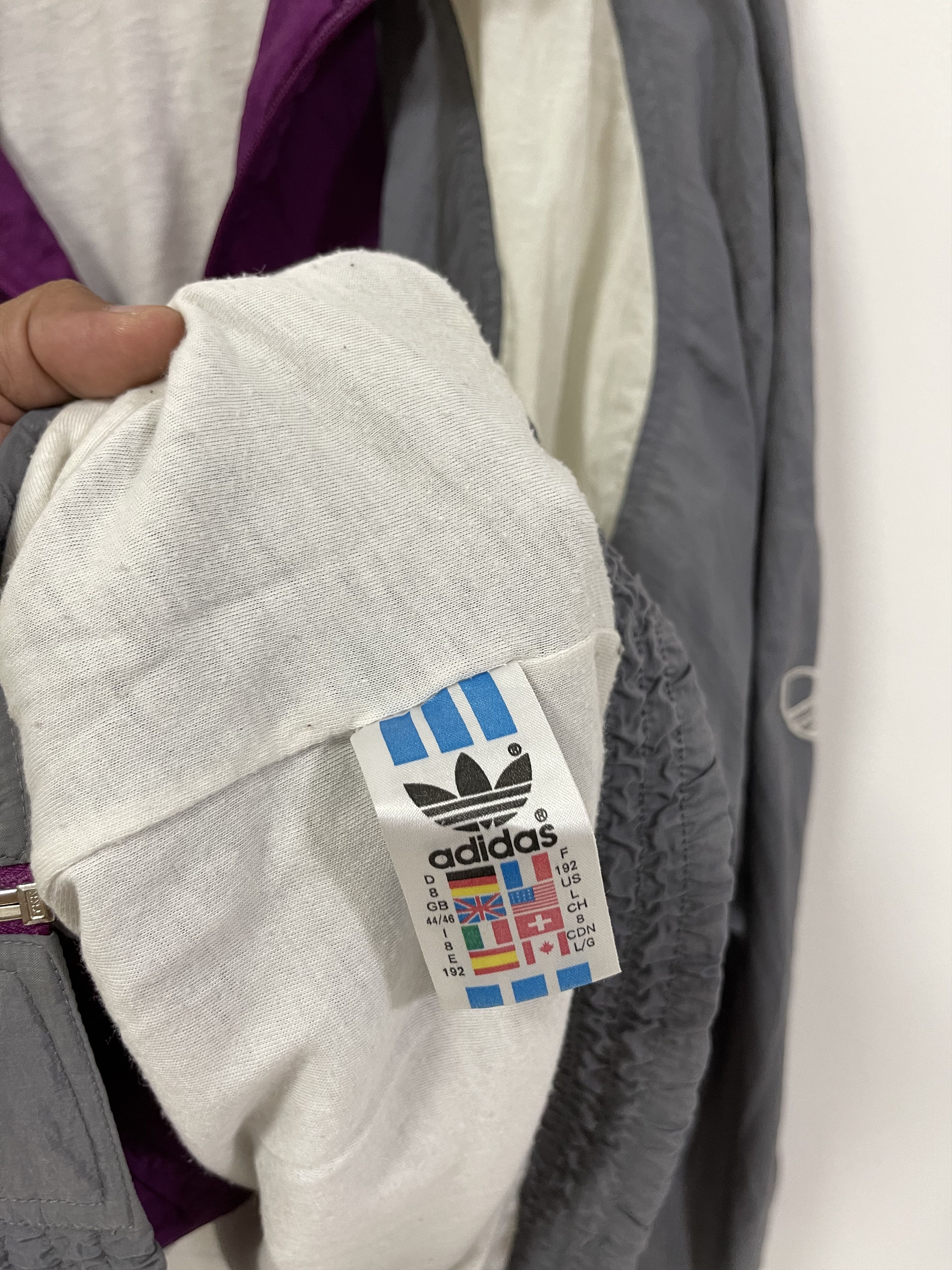Adidas Vintage Adidas Trefoil Mini Logo Colourblock Windbreaker Size US L / EU 52-54 / 3 - 11 Thumbnail