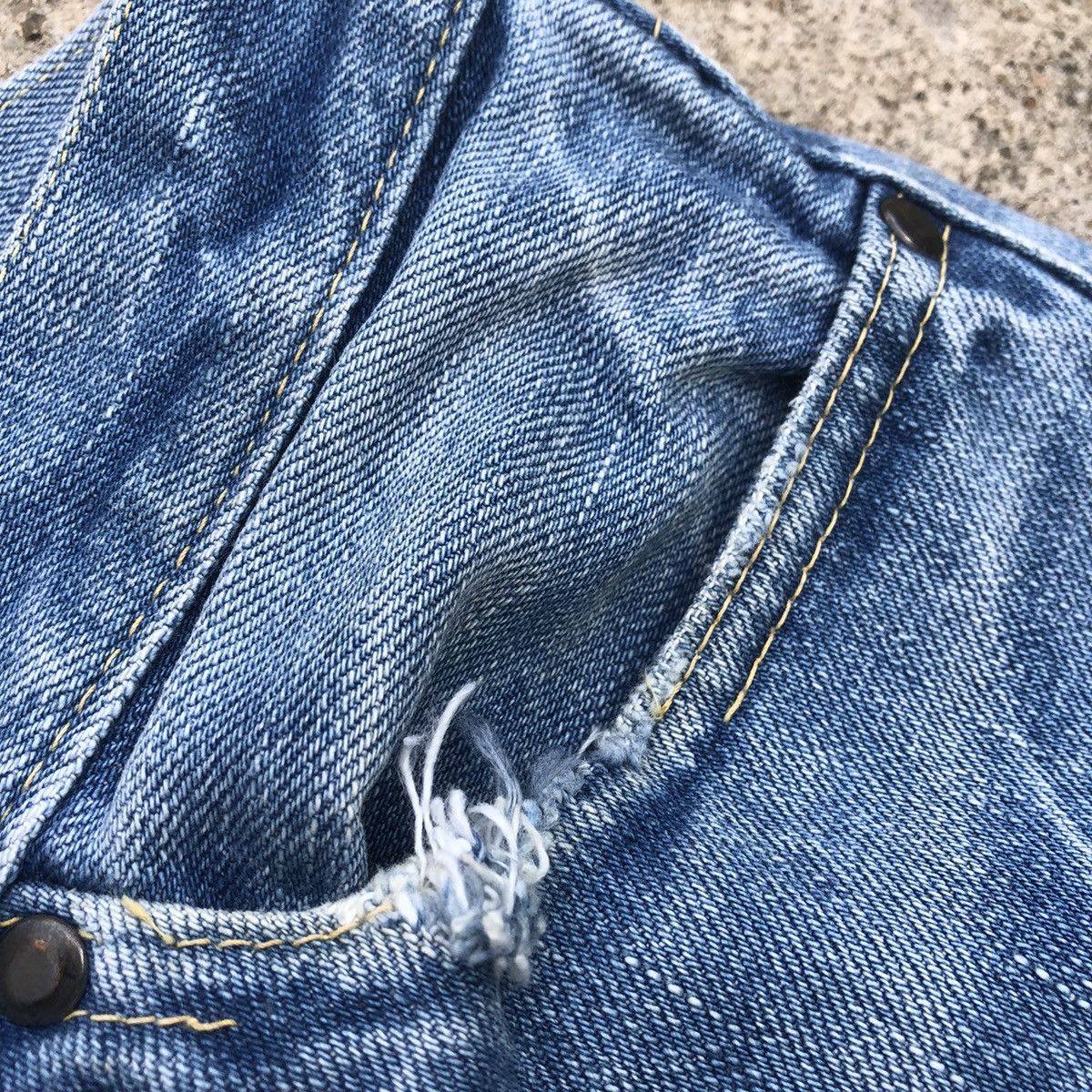 Japanese Brand × URBAN RESEARCH DOORS 🔥Rare🔥🇯🇵Urban Research Stoned Wash Distress Denim Jeans Size US 31 - 11 Thumbnail