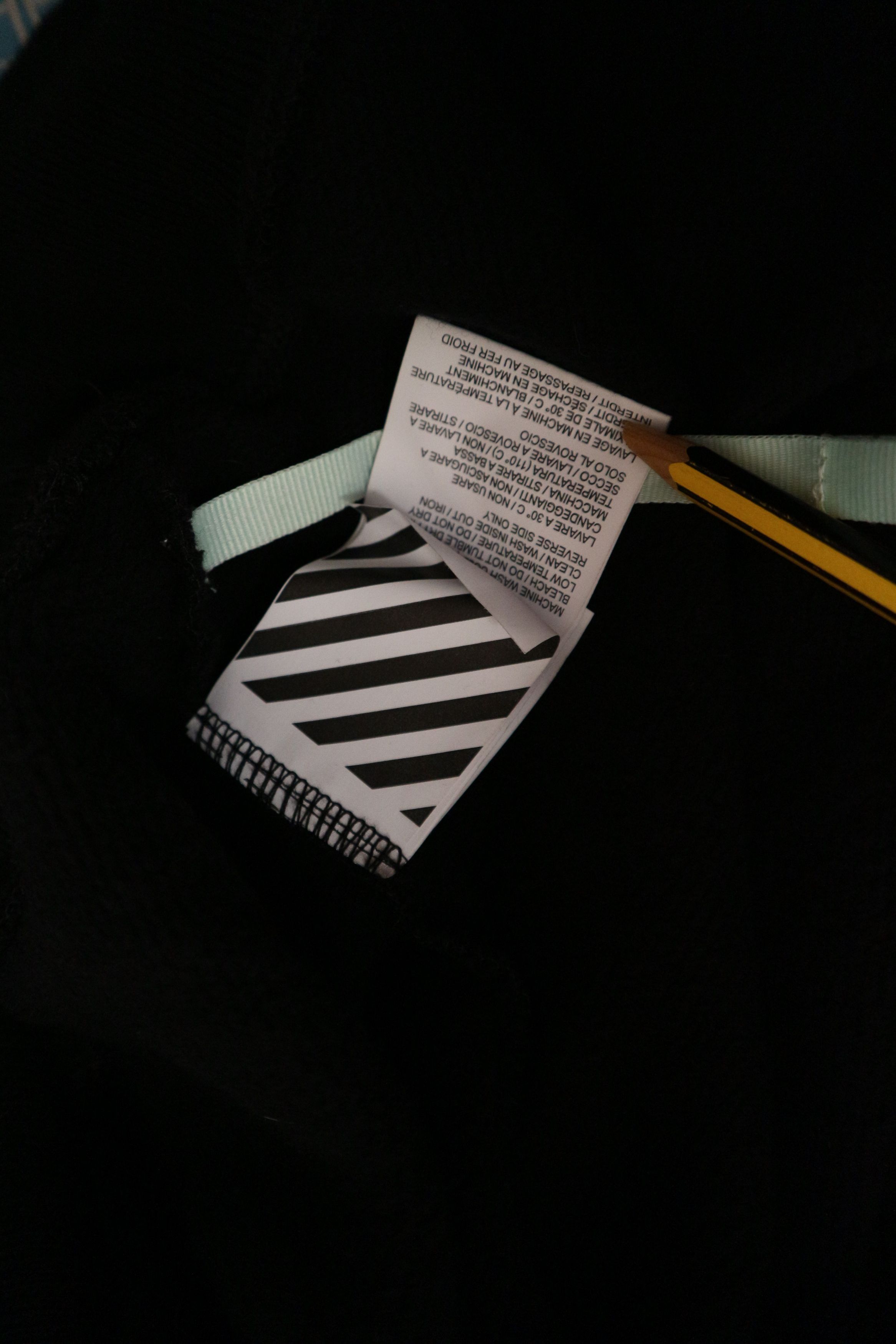 Off-White Women's flock print logo hoodie Size XS / US 0-2 / IT 36-38 - 23 Thumbnail