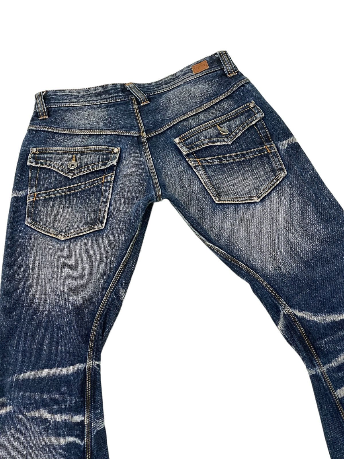 HIDEAWAYS Flare Jeans Nicole Denim Acid Wash Curve Leg Boot Cut 1🟦3 Size US 29 - 16 Thumbnail