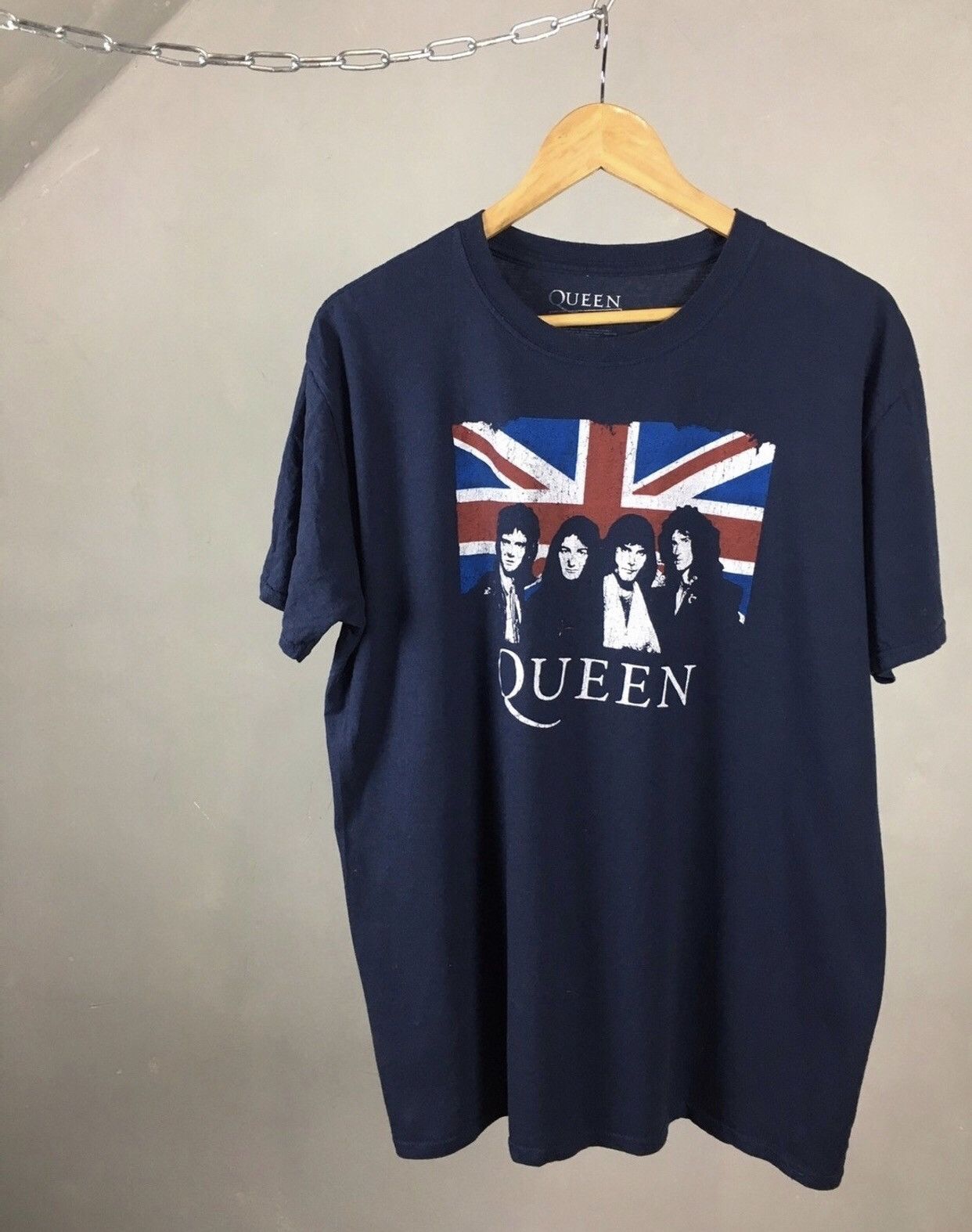 Band Tees Queen Official Merch XL Size US XL / EU 56 / 4 - 1 Thumbnail