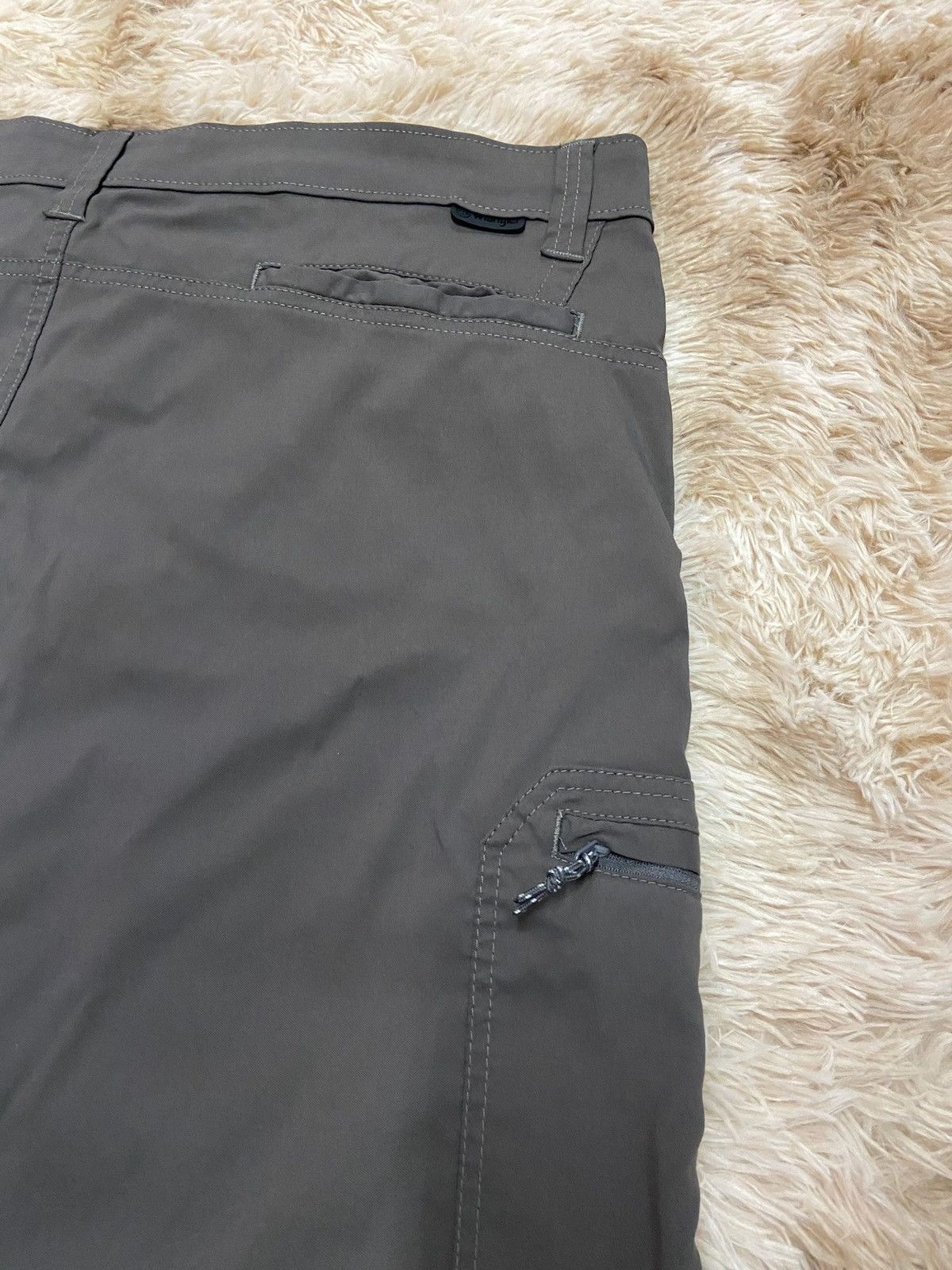 Wrangler All Terrain Gear Shorts Size US 40 / EU 56 - 4 Thumbnail