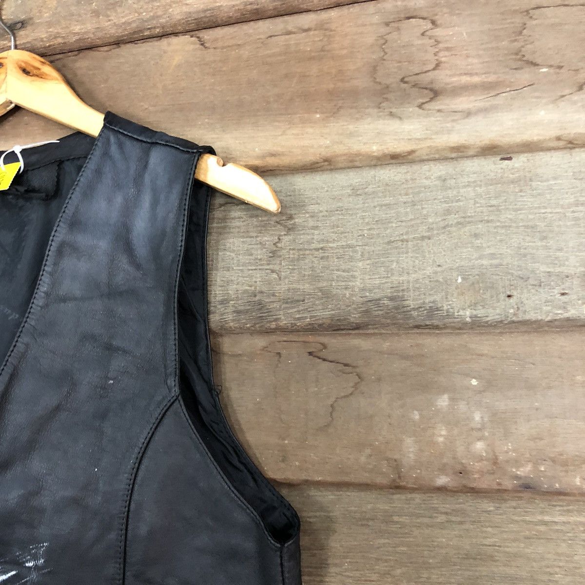 Japanese Brand DLL Japan vintage Black Leather Vest #c1137 Size US S / EU 44-46 / 1 - 4 Thumbnail