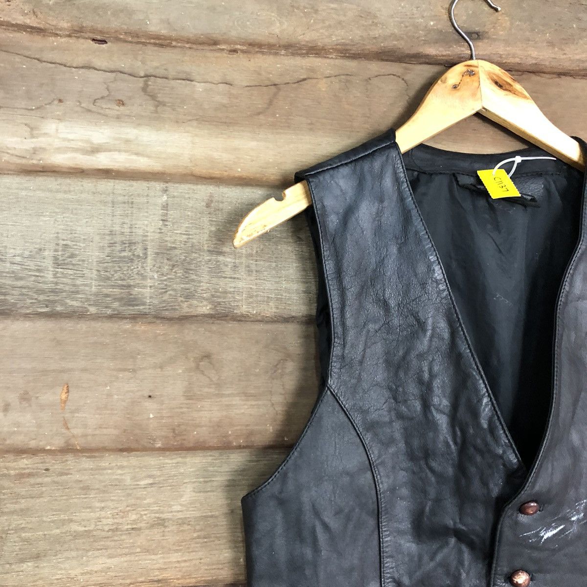 Japanese Brand DLL Japan vintage Black Leather Vest #c1137 Size US S / EU 44-46 / 1 - 5 Thumbnail