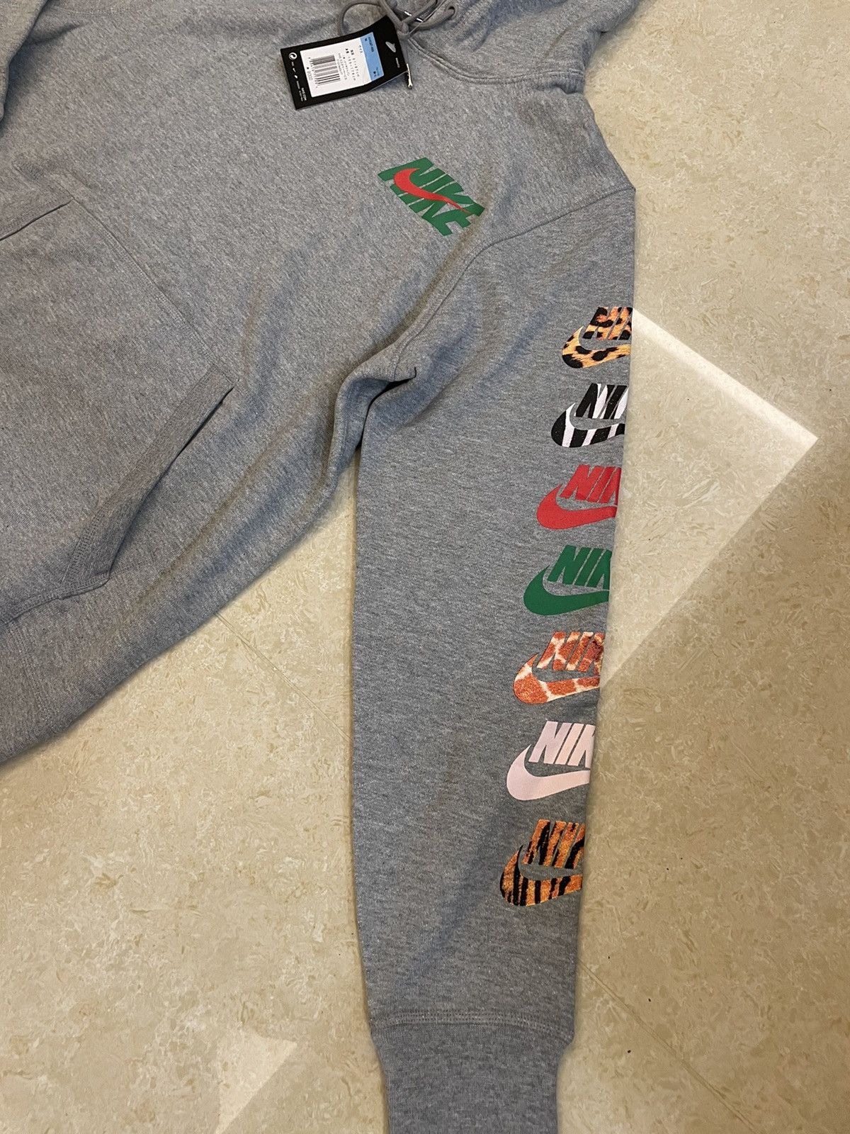 Nike Nike repeat logo hoodie M Size US M / EU 48-50 / 2 - 2 Thumbnail