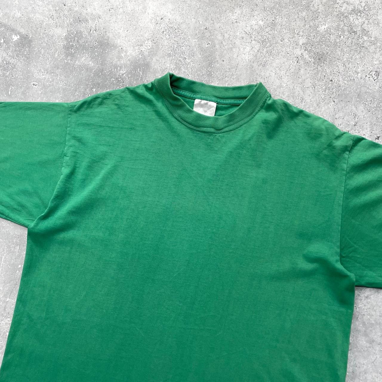 Vintage Vintage 2000s Blank T Shirt Faded Green Size XL Size US XL / EU 56 / 4 - 12 Thumbnail