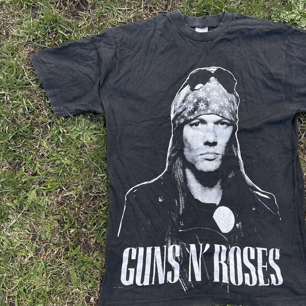 Vintage Vintage 90s Guns N Roses Band Tee Graphic Print Grunge M Size US M / EU 48-50 / 2 - 4 Thumbnail