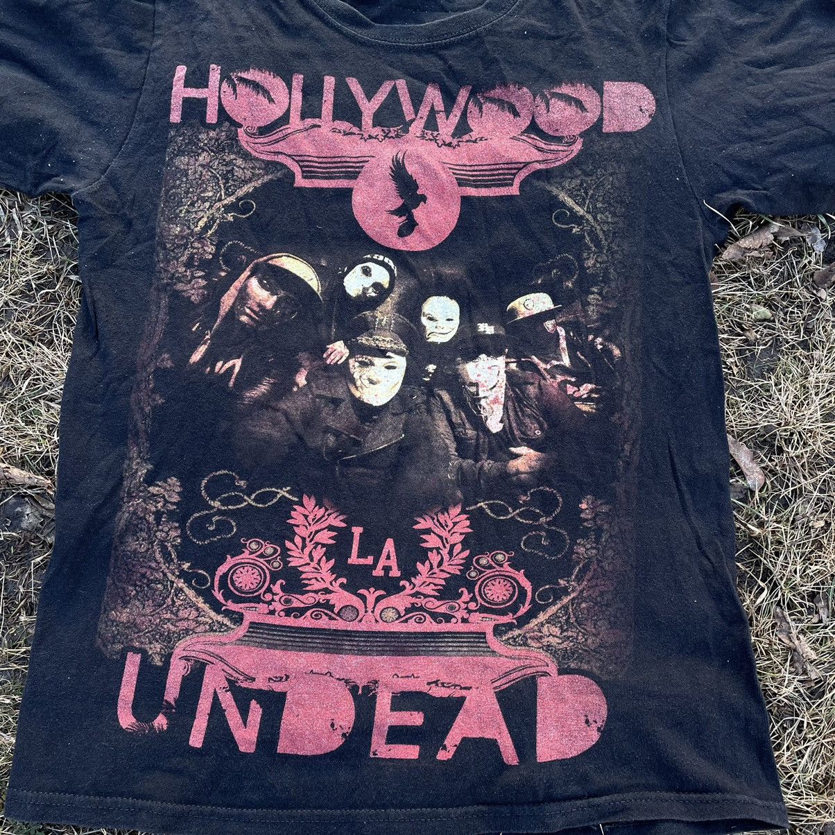 Vintage Vintage 90s Hollywood Undead Graphic Tee Goth Punk Cropped S Size US S / EU 44-46 / 1 - 4 Thumbnail