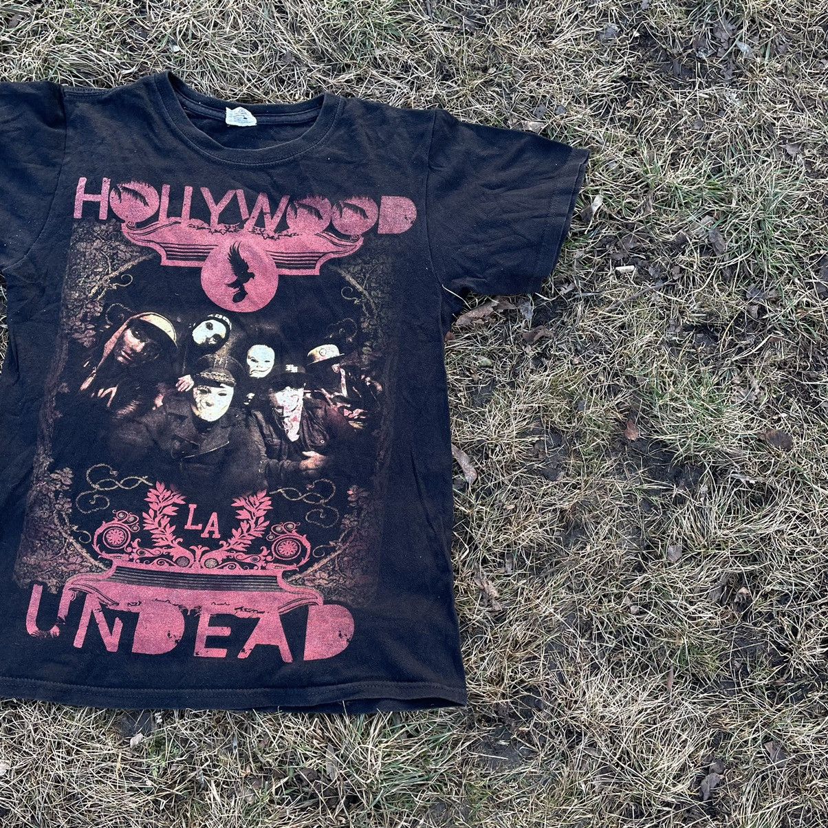 Vintage Vintage 90s Hollywood Undead Graphic Tee Goth Punk Cropped S Size US S / EU 44-46 / 1 - 3 Thumbnail