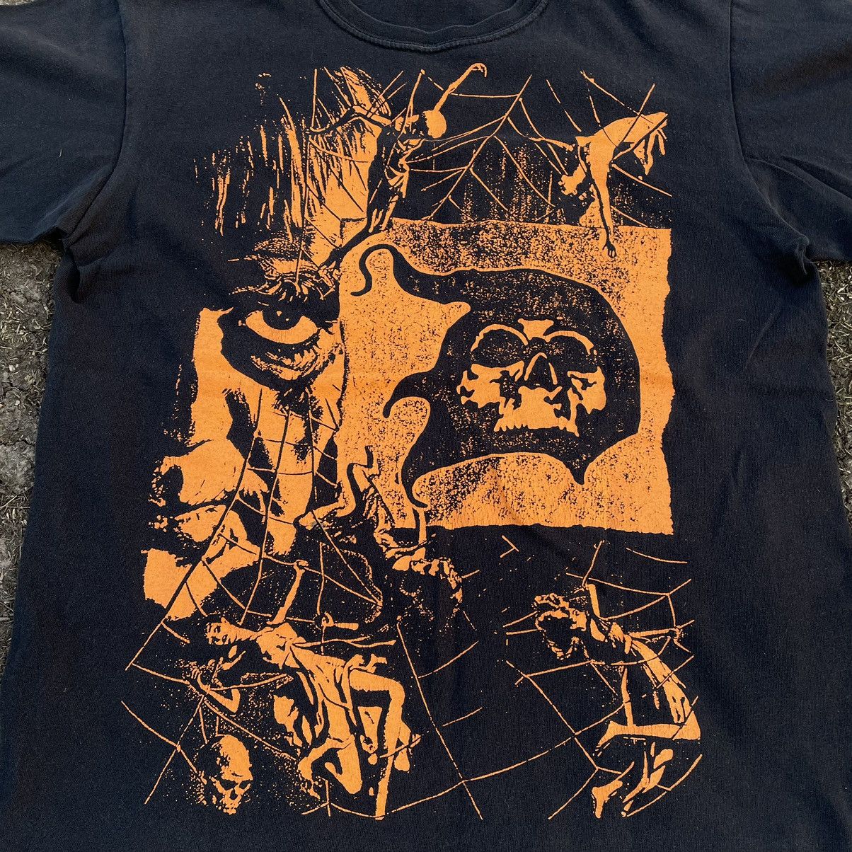 Band Tees Vintage 90s Creepy Skulls Scream Vamp Dead Face Horror Tee Size US M / EU 48-50 / 2 - 5 Thumbnail