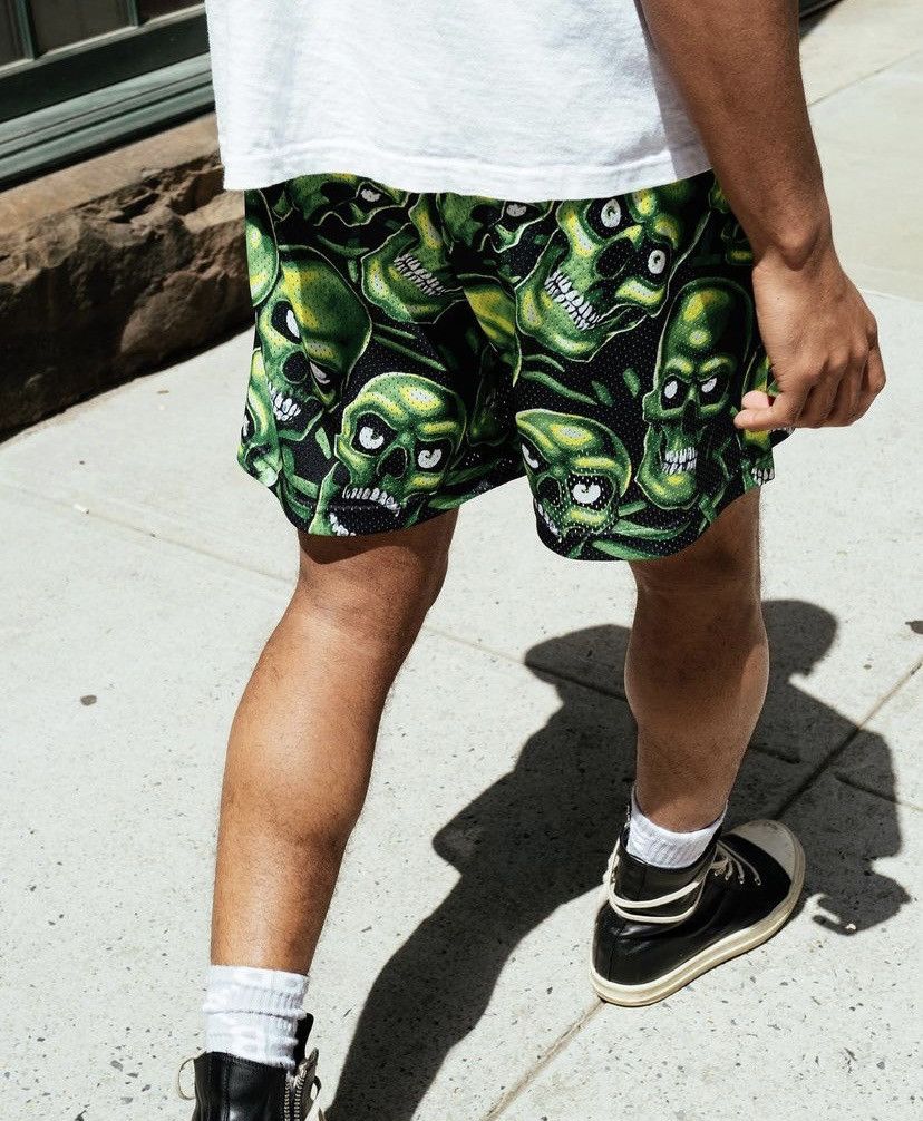 Bravest Studios *RARE* SKULL SHORTS SHORTS *LIQUID BLUE INSPO* (M) Size US 32 / EU 48 - 5 Thumbnail