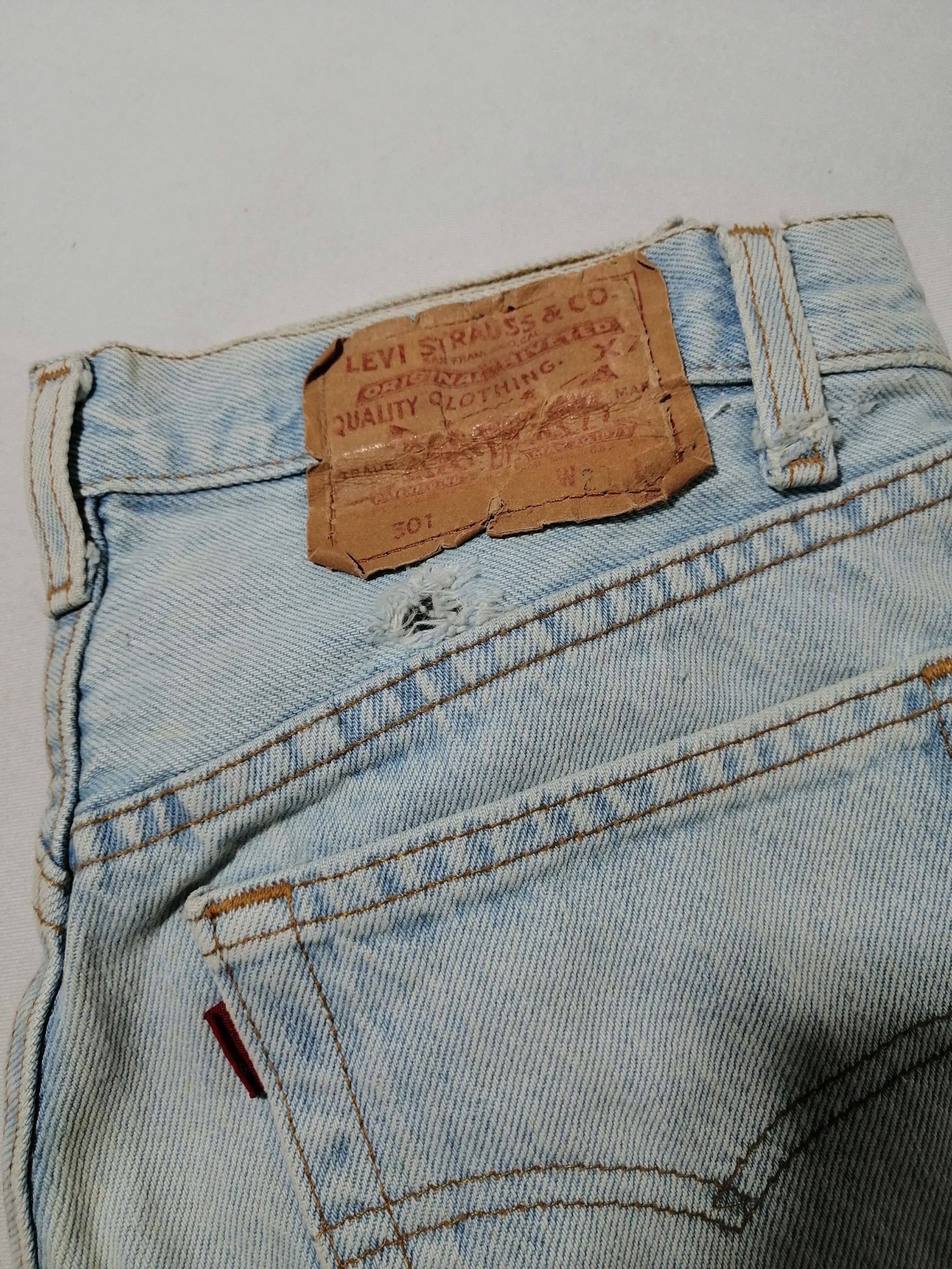 Levi's × Levi's Vintage Clothing × Vintage Vintage 90s Levi's 501 Fly Button Denim Jeans Size US 27 - 7 Thumbnail