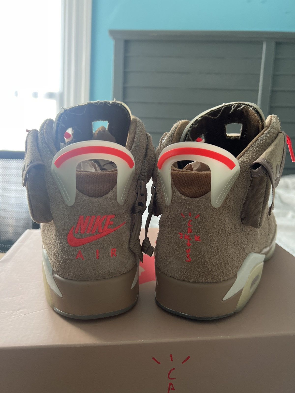 Jordan Brand × Travis Scott Air Jordan 6 Retro Travis Scott British Khaki Size 12 Size US 12 / EU 45 - 4 Thumbnail