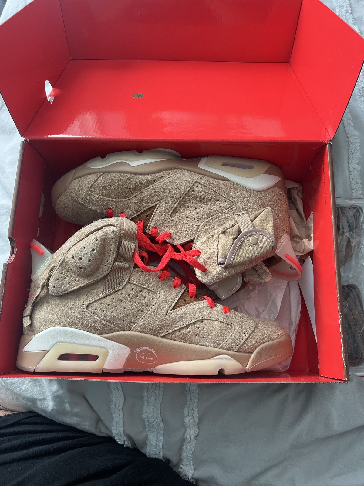 Jordan Brand × Travis Scott Air Jordan 6 Retro Travis Scott British Khaki Size 12 Size US 12 / EU 45 - 3 Thumbnail