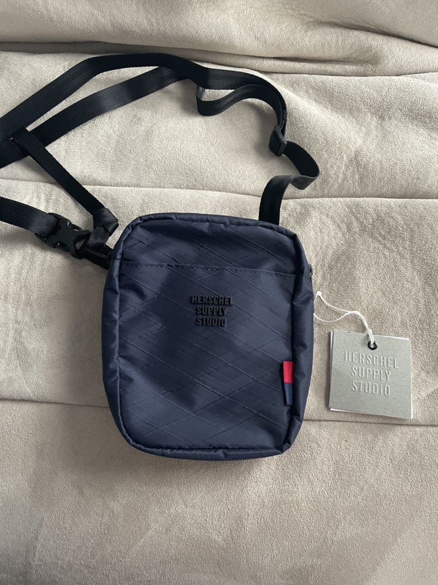 Herschel Supply Co. Shell-Jacquard Messenger Bag Size ONE SIZE - 1 Thumbnail