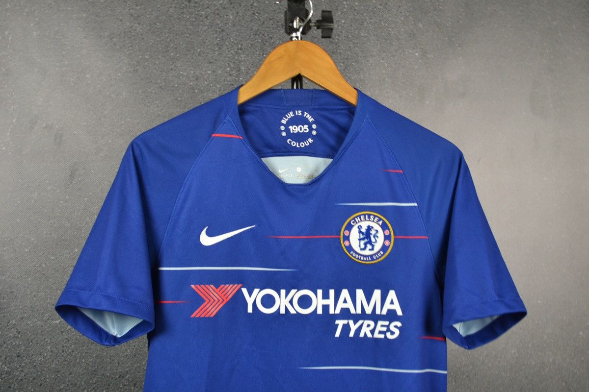 Chelsea Soccer × Nike Chelsea London 2018 Home Football Shirt Nike Soccer Jersey Size US S / EU 44-46 / 1 - 3 Thumbnail