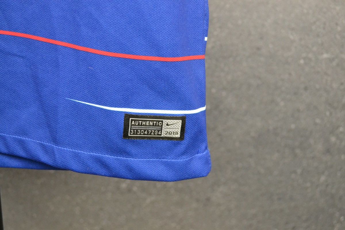 Chelsea Soccer × Nike Chelsea London 2018 Home Football Shirt Nike Soccer Jersey Size US S / EU 44-46 / 1 - 4 Thumbnail