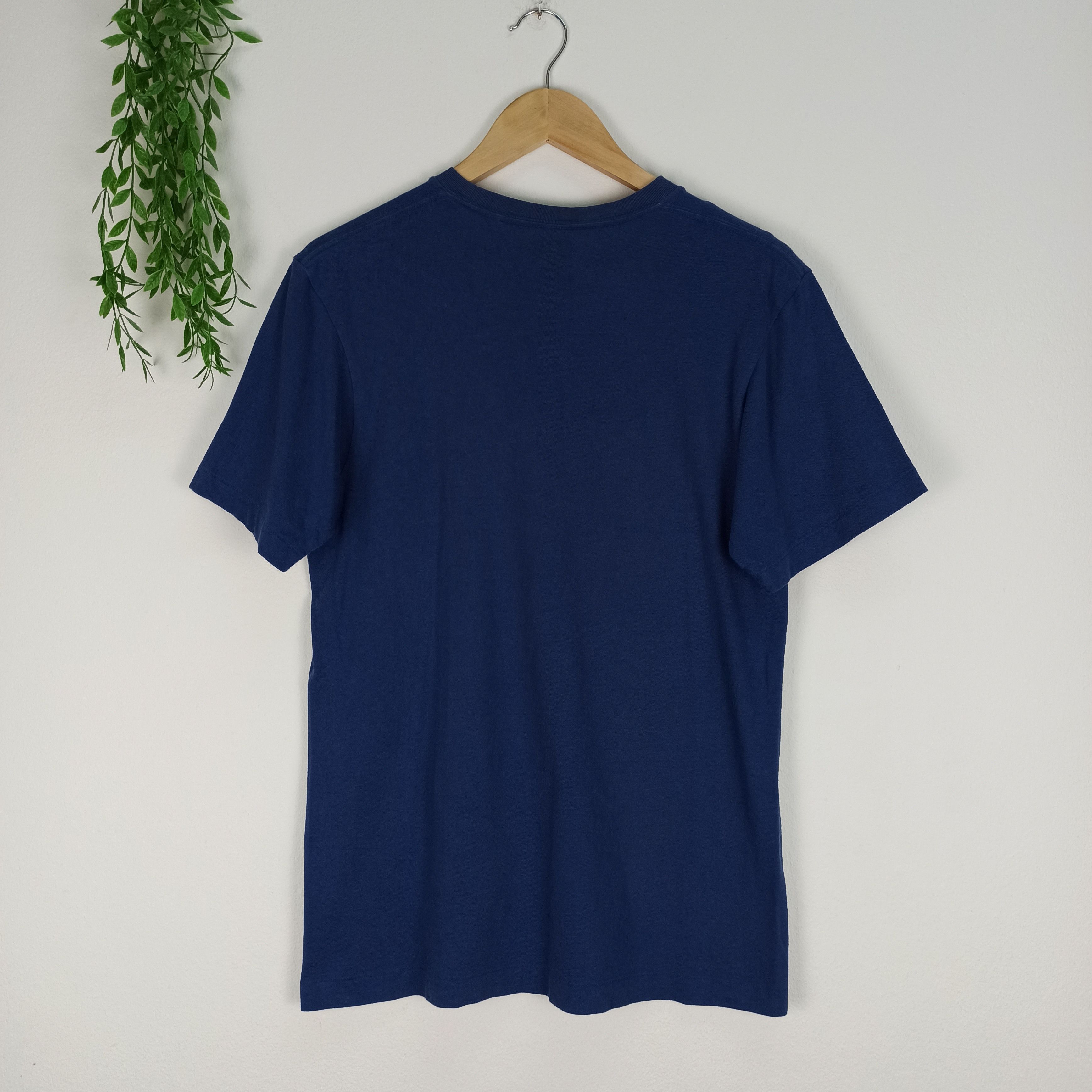 Kaws × Uniqlo Rare Kaws X Uniqlo Tshirt Size US M / EU 48-50 / 2 - 4 Thumbnail