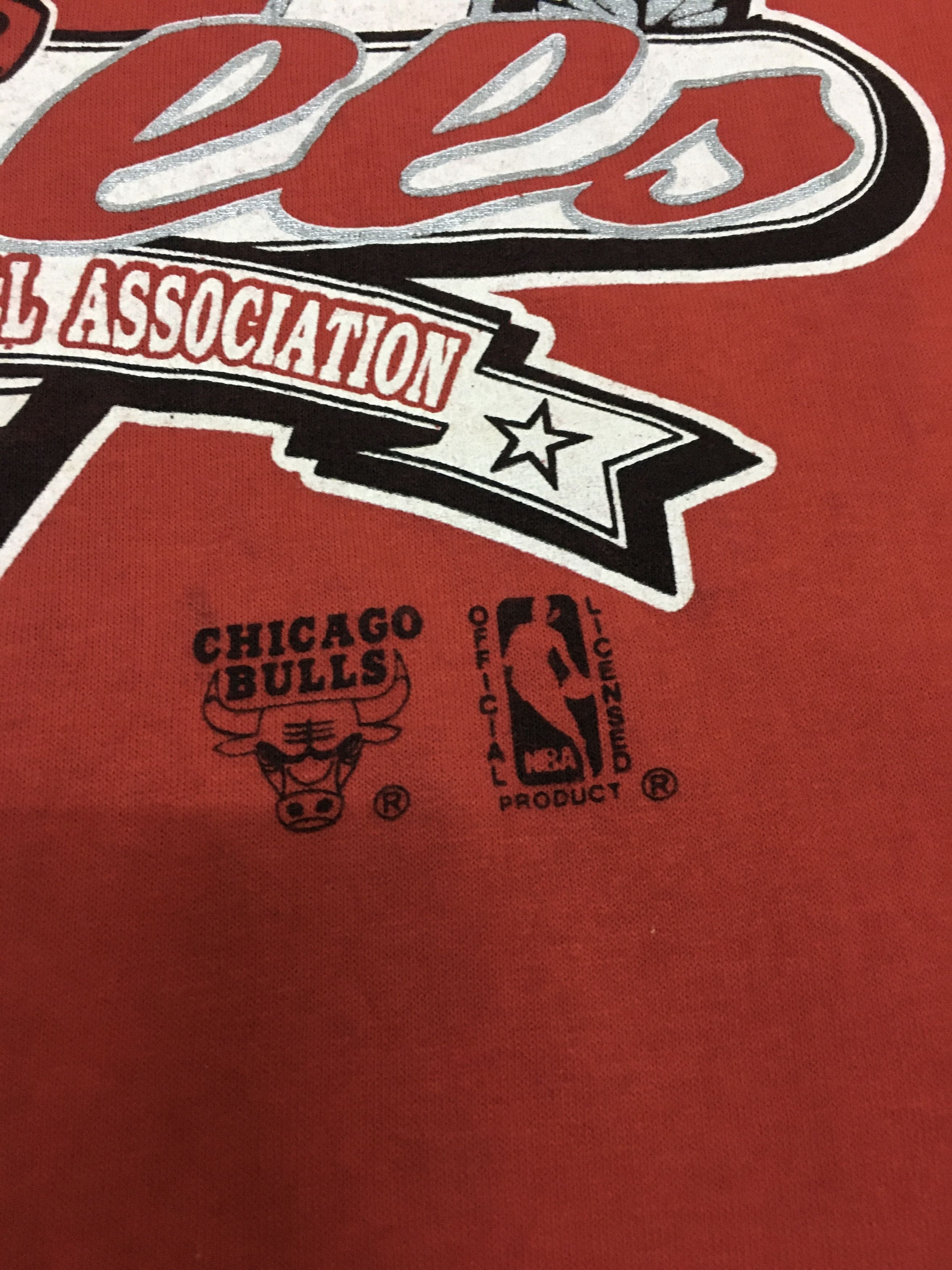 Vintage vintage chicago bulls official merc. tee Size US L / EU 52-54 / 3 - 4 Thumbnail