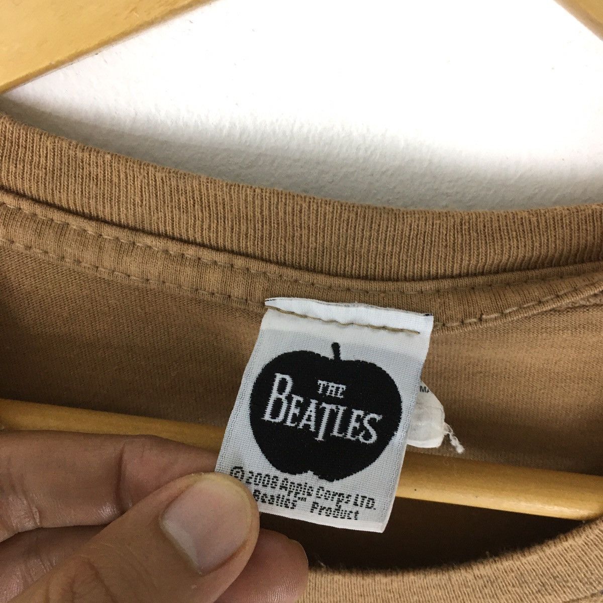 Band Tees × Vintage Rare Vintage Y2K The Beatles Overprints Tshirt Size US XL / EU 56 / 4 - 5 Thumbnail