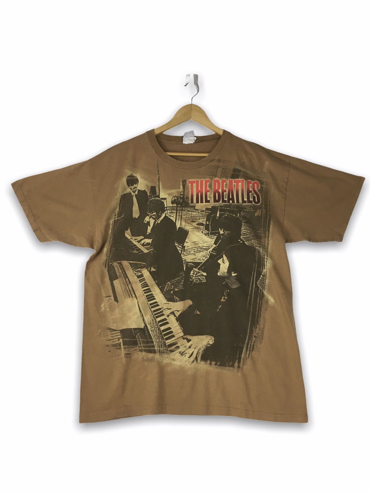 Band Tees × Vintage Rare Vintage Y2K The Beatles Overprints Tshirt Size US XL / EU 56 / 4 - 1 Thumbnail