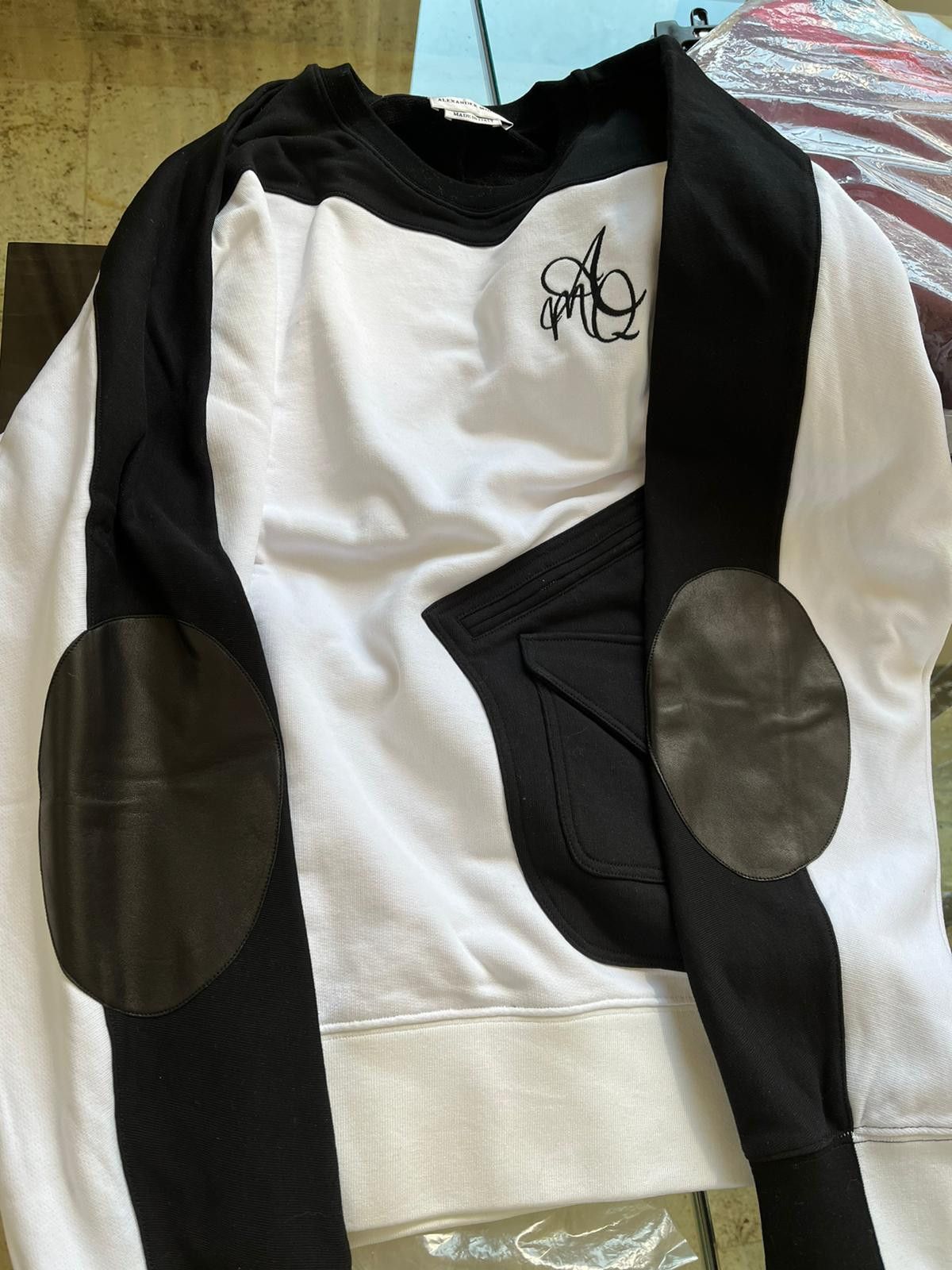 Alexander McQueen Sweater in Black & White Color Size US L / EU 52-54 / 3 - 16 Thumbnail