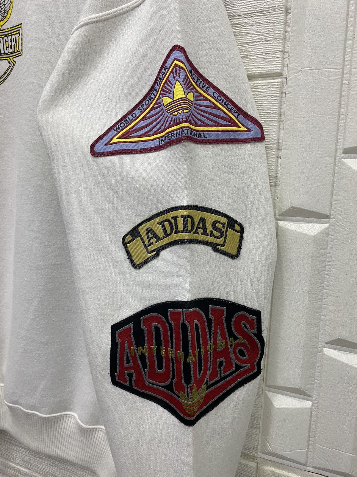 Adidas RARE🔥VINTAGE 80s ADIDAS INTERNATIONAL SPORT GEAR SWEATSHIRT Size US M / EU 48-50 / 2 - 14 Thumbnail