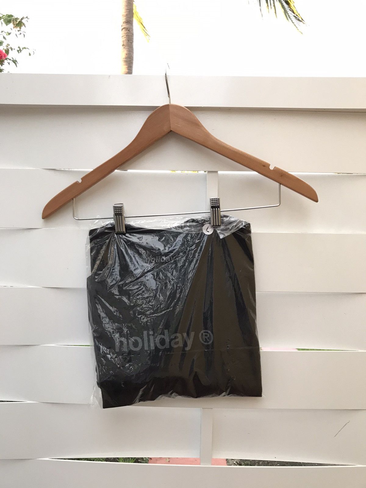 Holiday Brand Holiday Brand Logo Tee Size US L / EU 52-54 / 3 - 1 Thumbnail