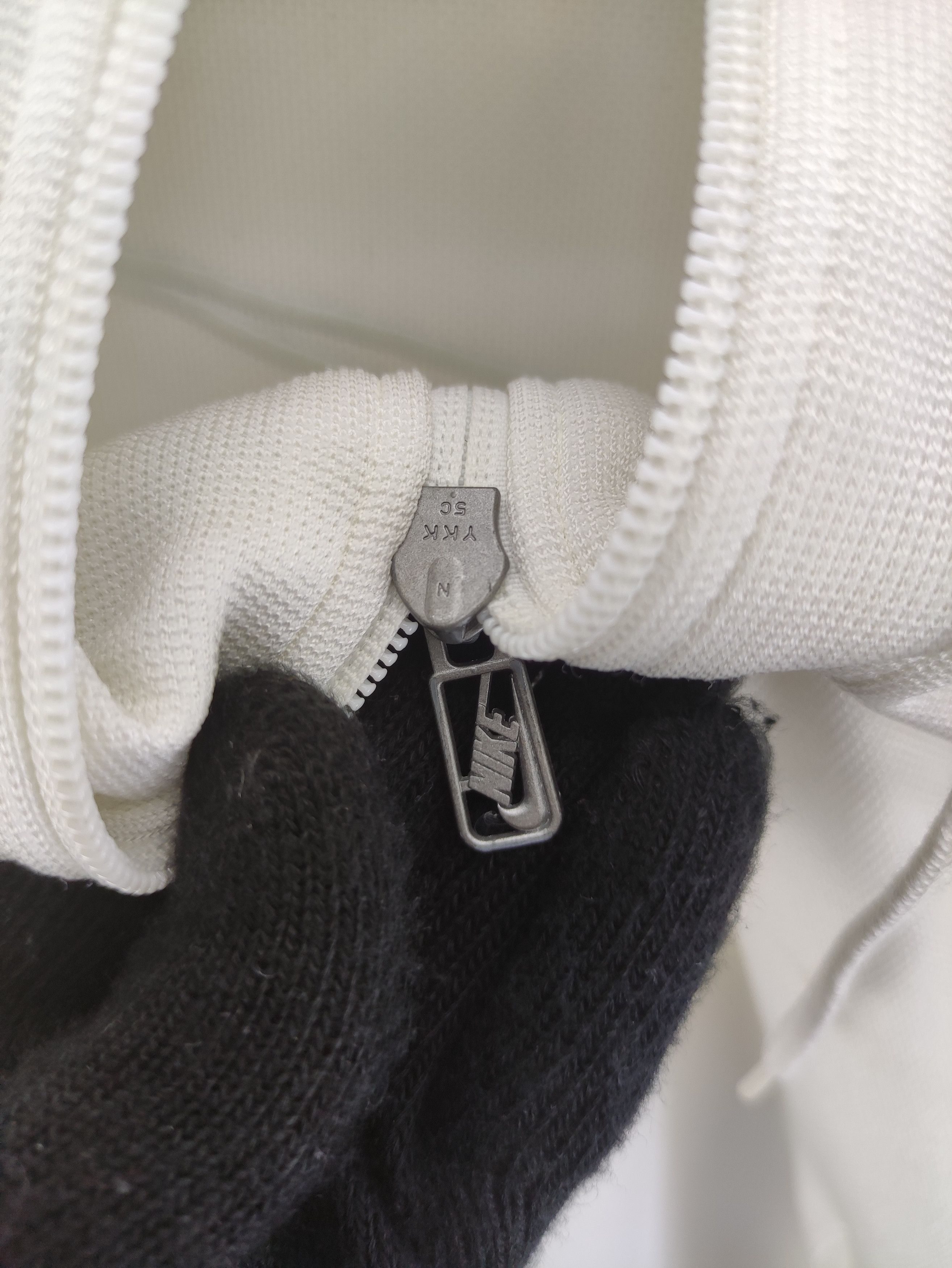 Nike Vintage Nike Swoosh Sweater Hoodie Pullover Size US L / EU 52-54 / 3 - 4 Thumbnail