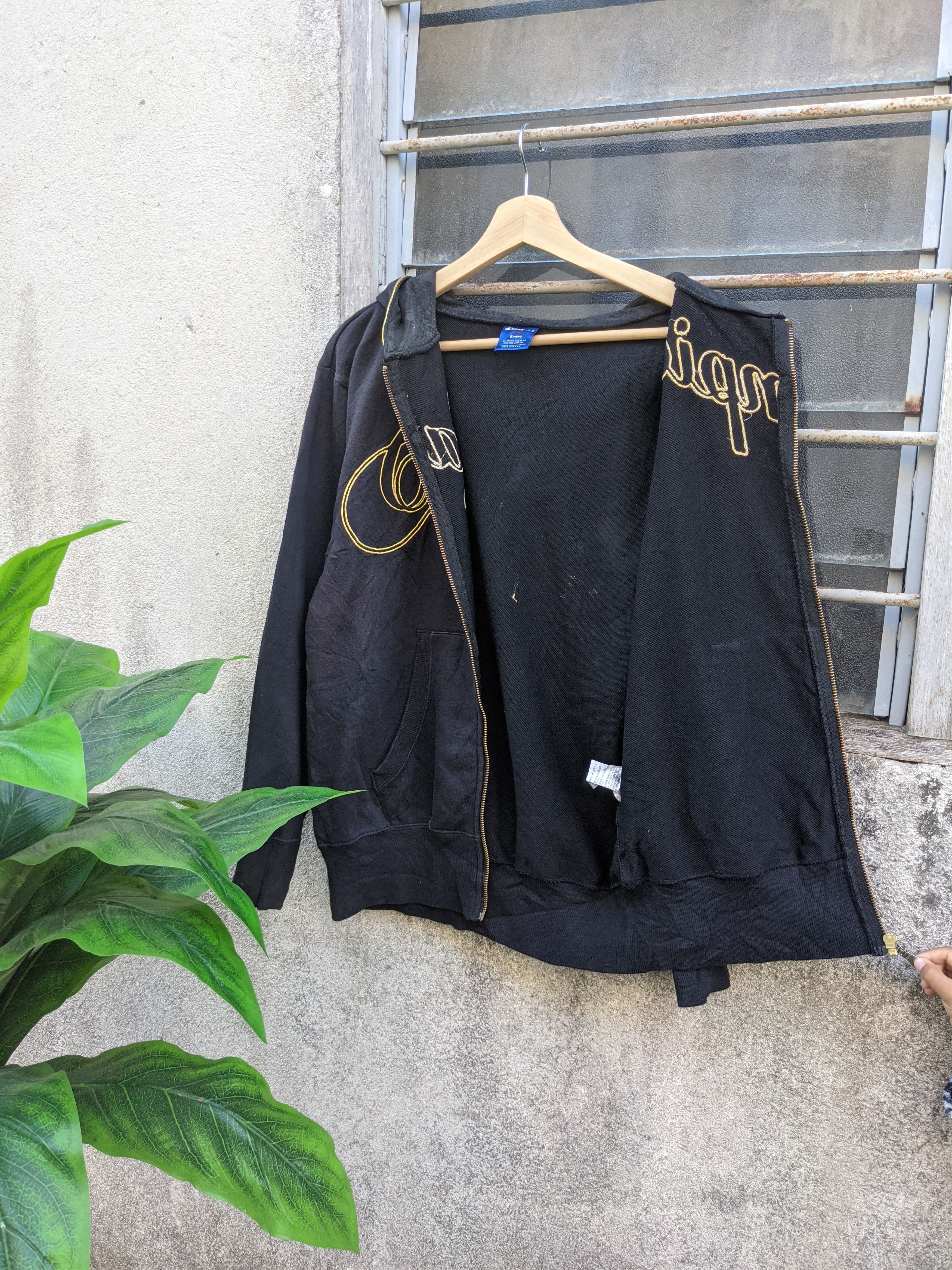 Champion × Vintage ⚡️Steals⚡️ Champion Woven Spellout Sun Faded Zip Up Size US S / EU 44-46 / 1 - 6 Thumbnail