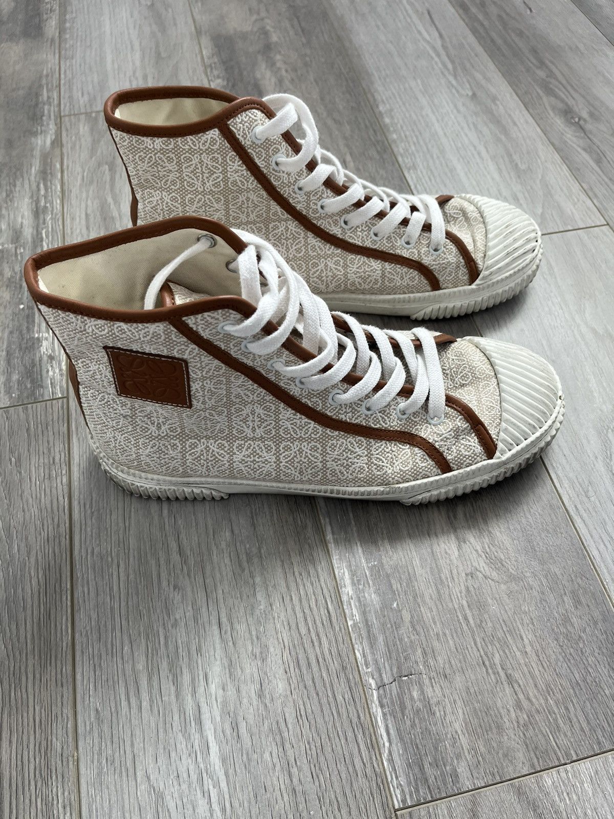 image of Loewe Hi Top Anagram Sneakers 9 in White, Men's