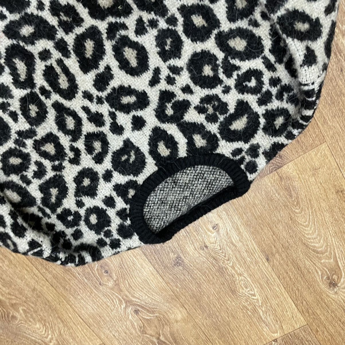 Vintage Vintage Y2K Leopard Print Sweater Oversized Streetwear L Size US L / EU 52-54 / 3 - 5 Thumbnail
