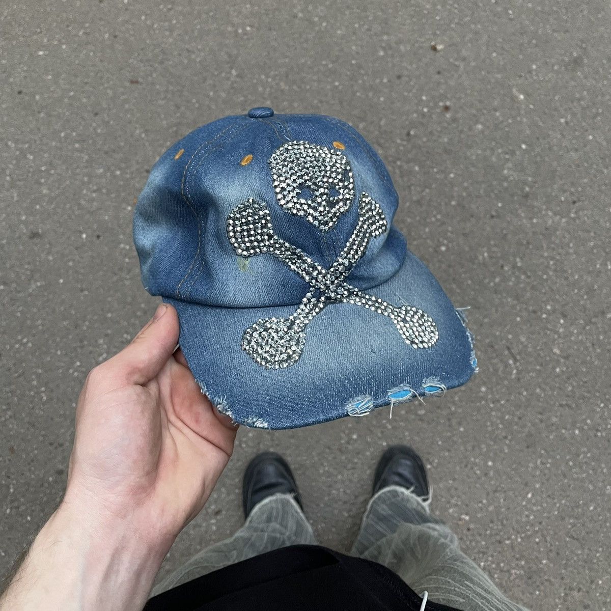 Vintage Vintage Y2K Denim Cap Skull Crossbones Studded Streetwear OS Size ONE SIZE - 1 Thumbnail