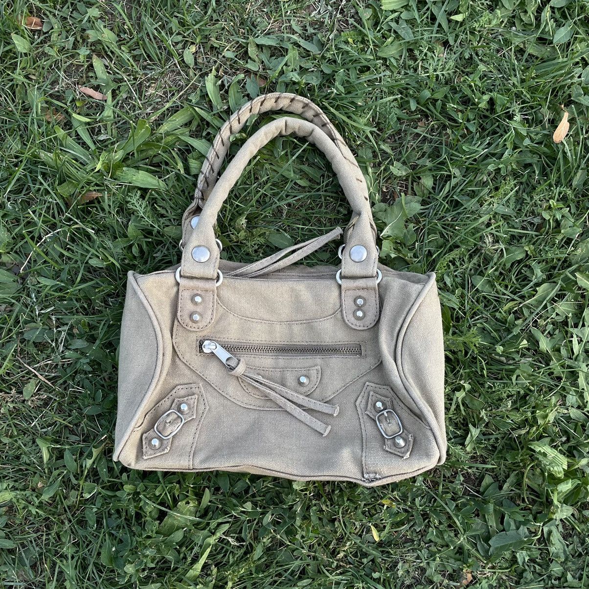 Vintage Y2K Vintage Grey Canvas Crossbody Bag Streetwear Indie OS Size ONE SIZE - 1 Thumbnail