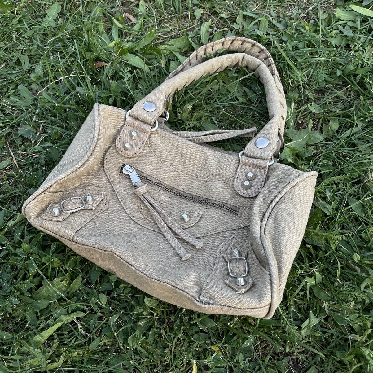Vintage Y2K Vintage Grey Canvas Crossbody Bag Streetwear Indie OS Size ONE SIZE - 2 Thumbnail