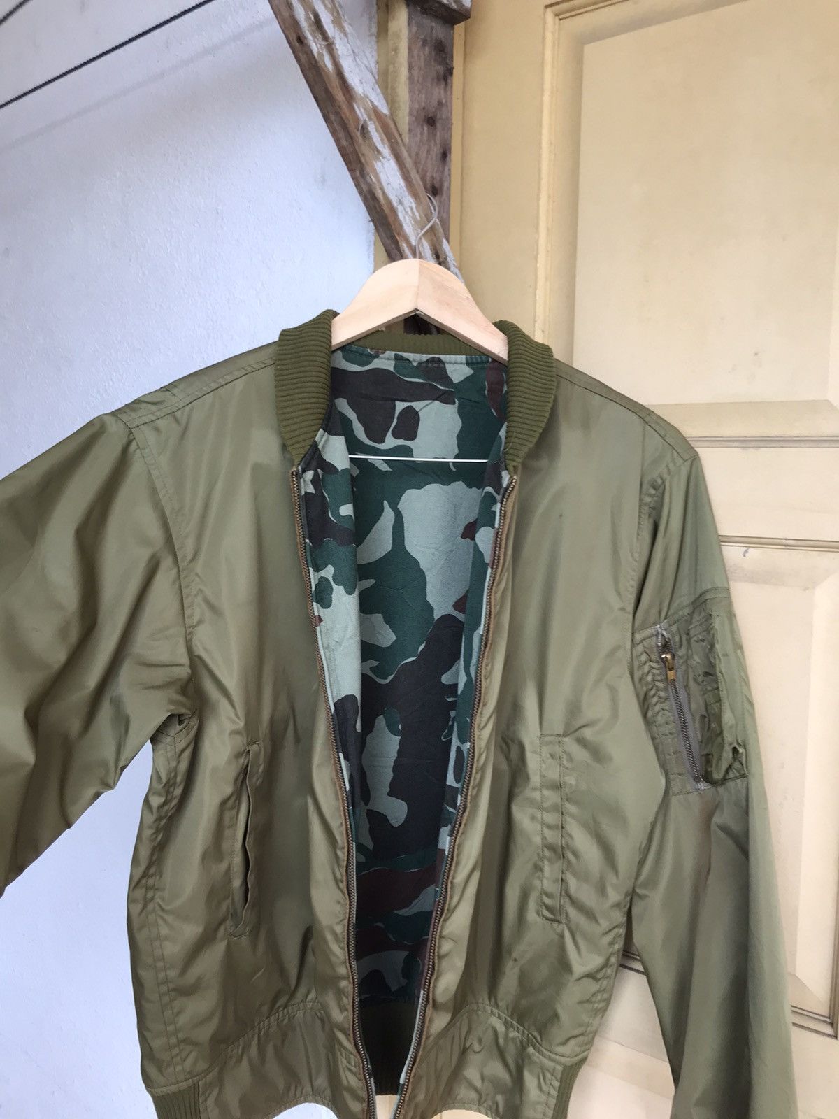 Vintage Vintage Unknown Army Reversible Bomber Jackets Size US L / EU 52-54 / 3 - 19 Thumbnail